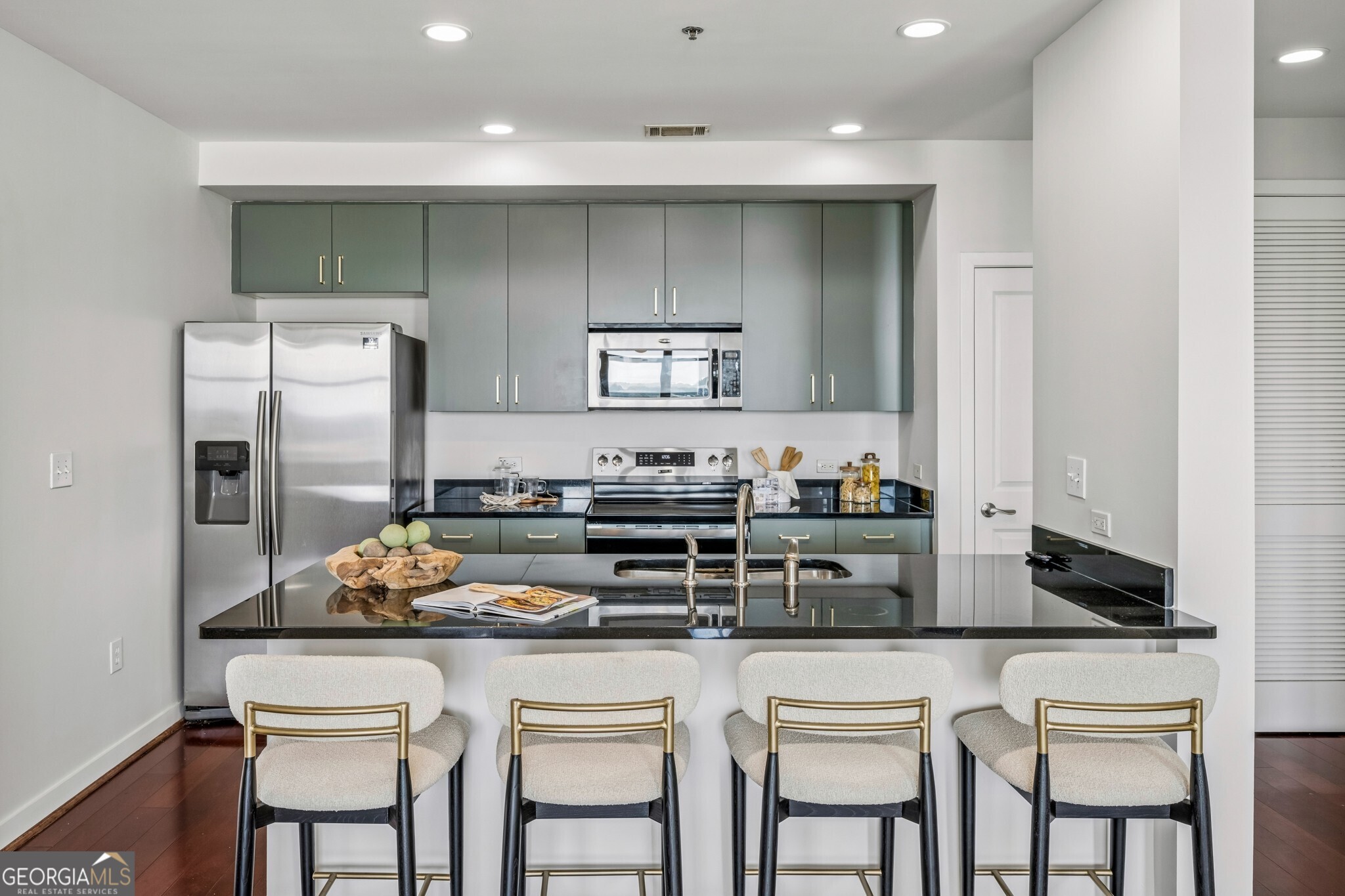 565 Peachtree Street NE # 1610