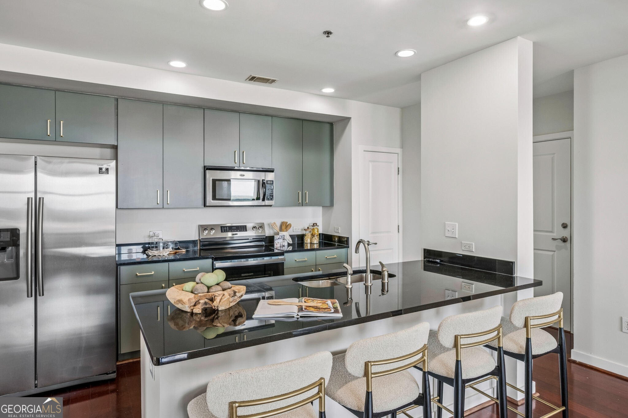 565 Peachtree Street NE # 1610