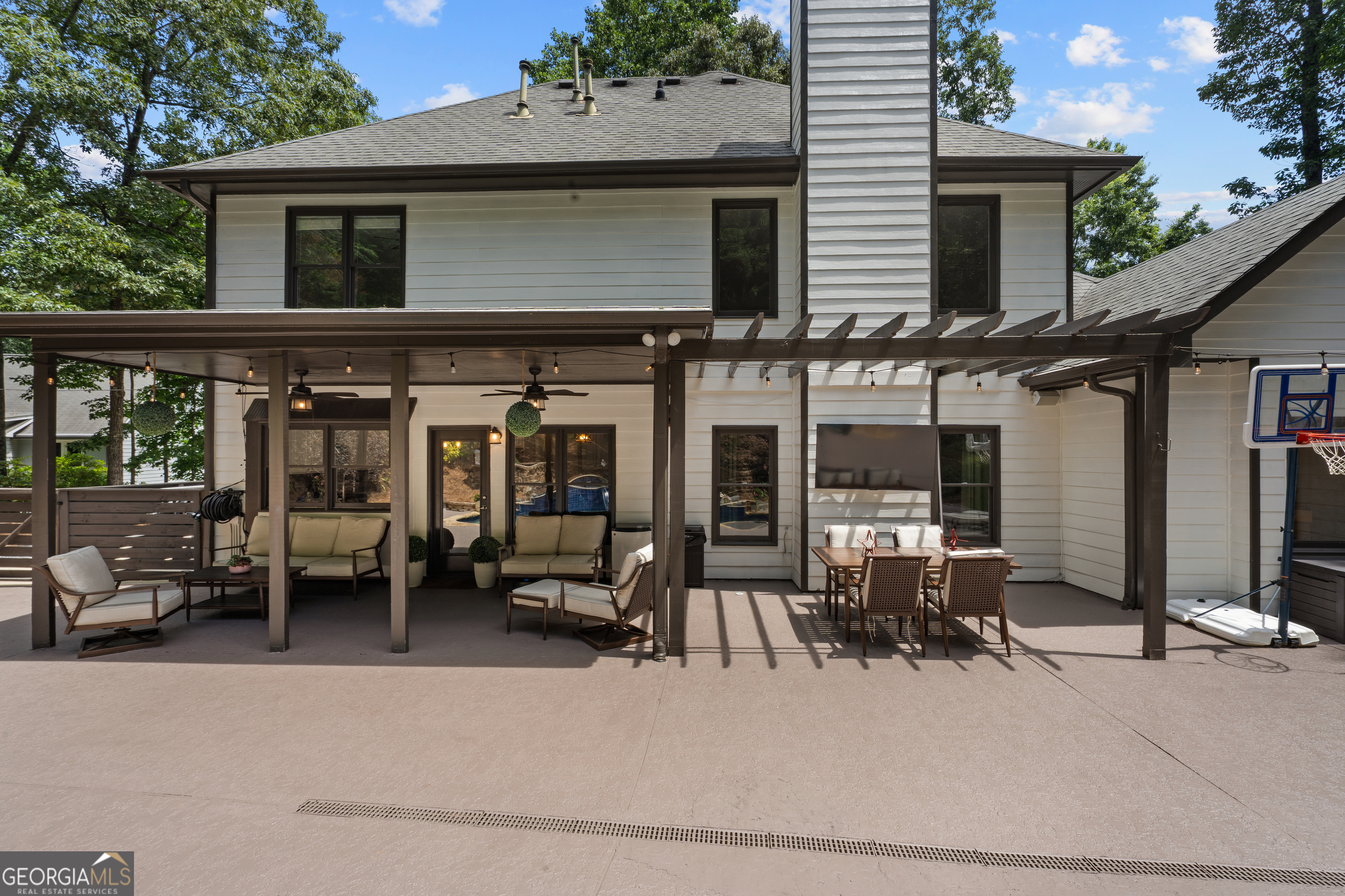1105 Regiment Drive NW