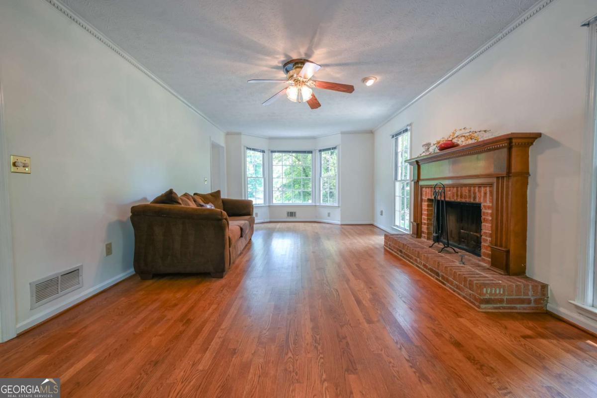 3301 Rae Place