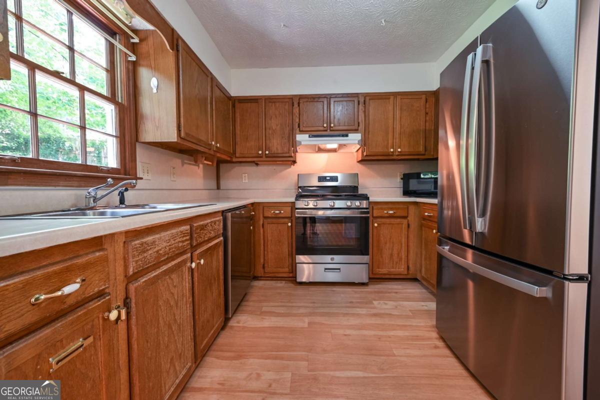 3301 Rae Place