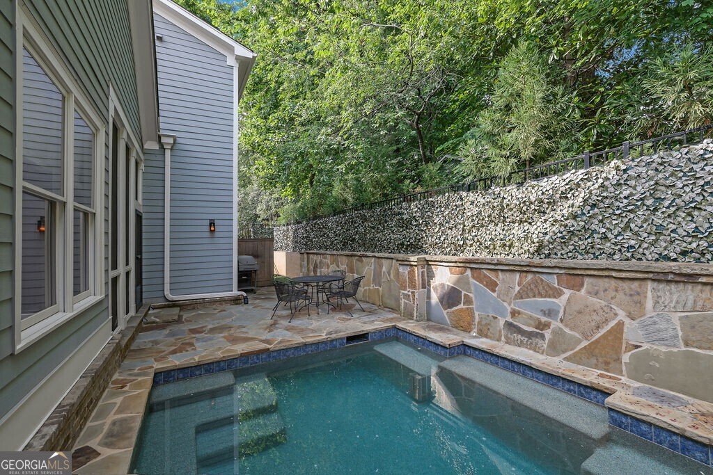 5690 Vineyard Park Trail