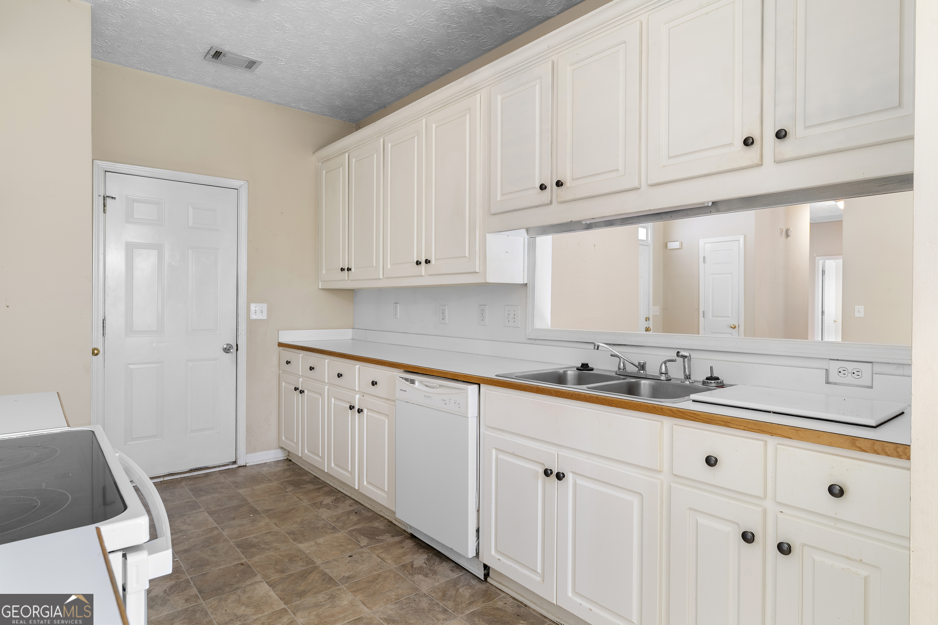 314 Apache Drive