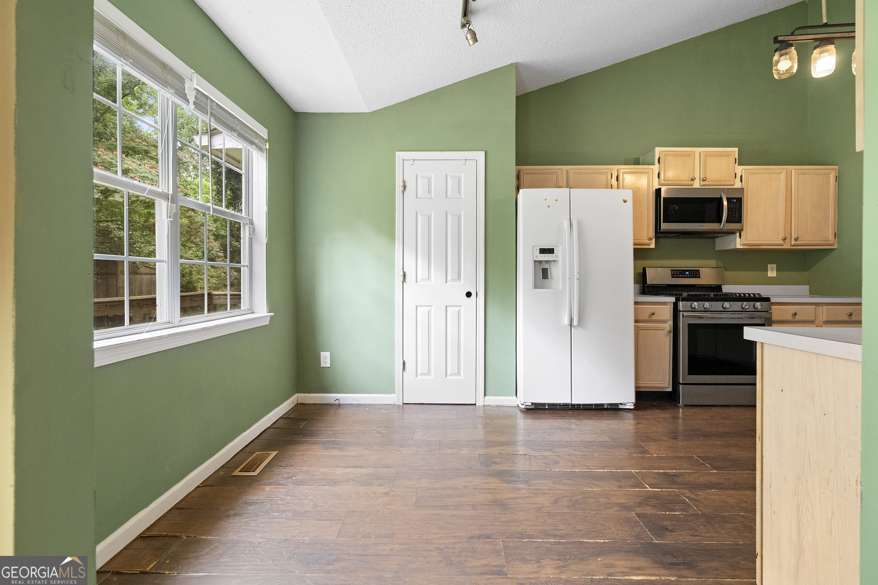 543 Settlers Ridge Lane
