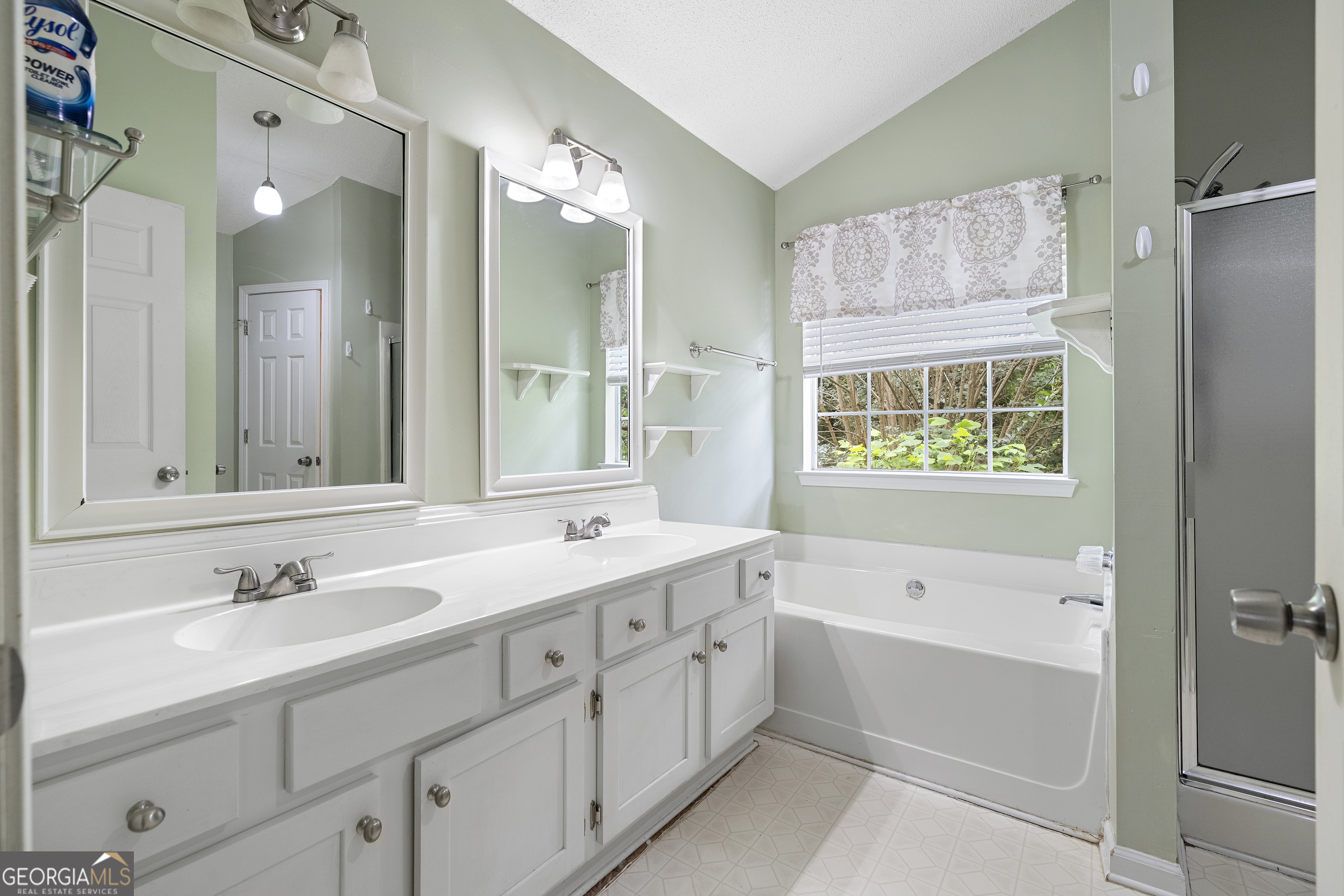 543 Settlers Ridge Lane