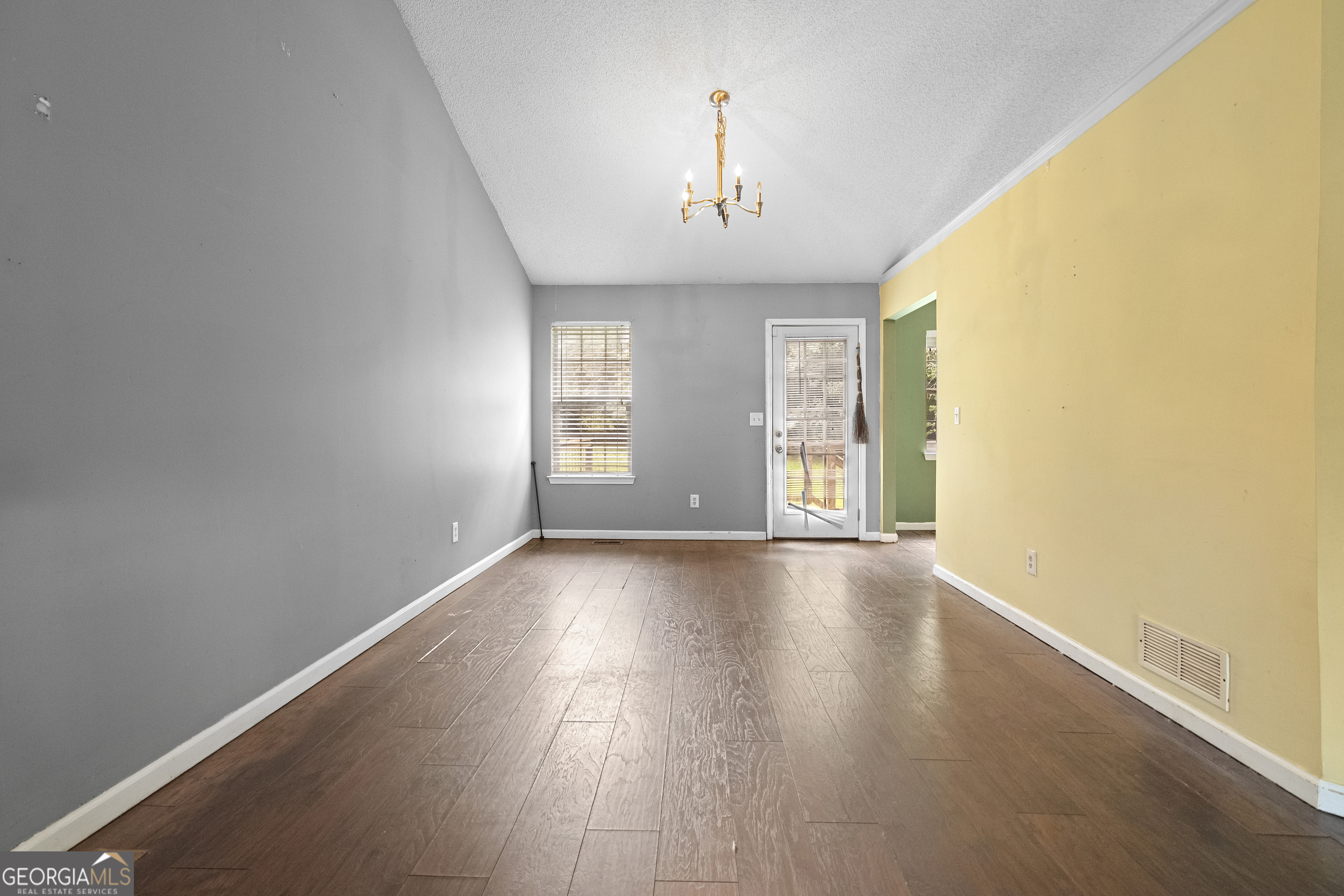 543 Settlers Ridge Lane