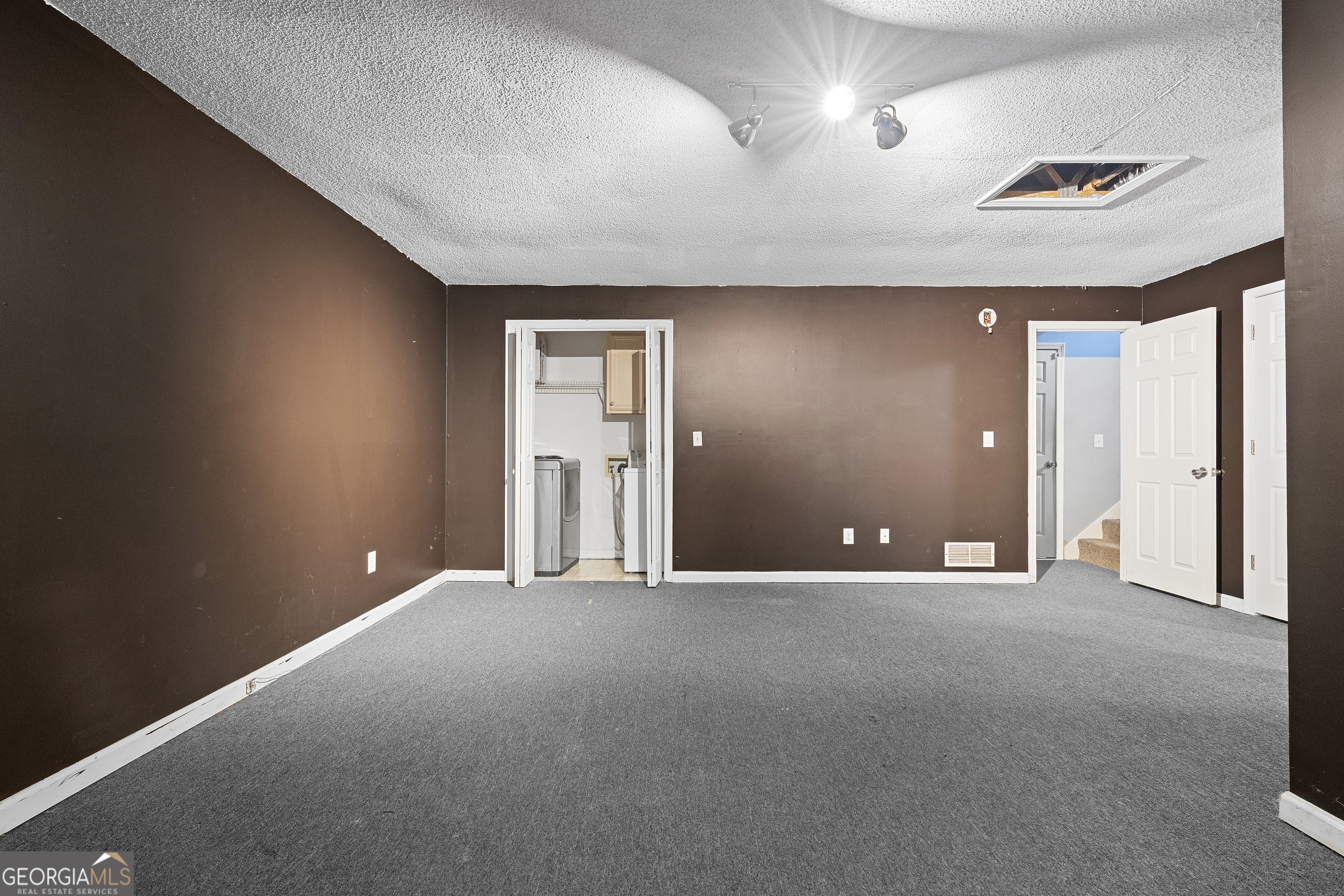 543 Settlers Ridge Lane