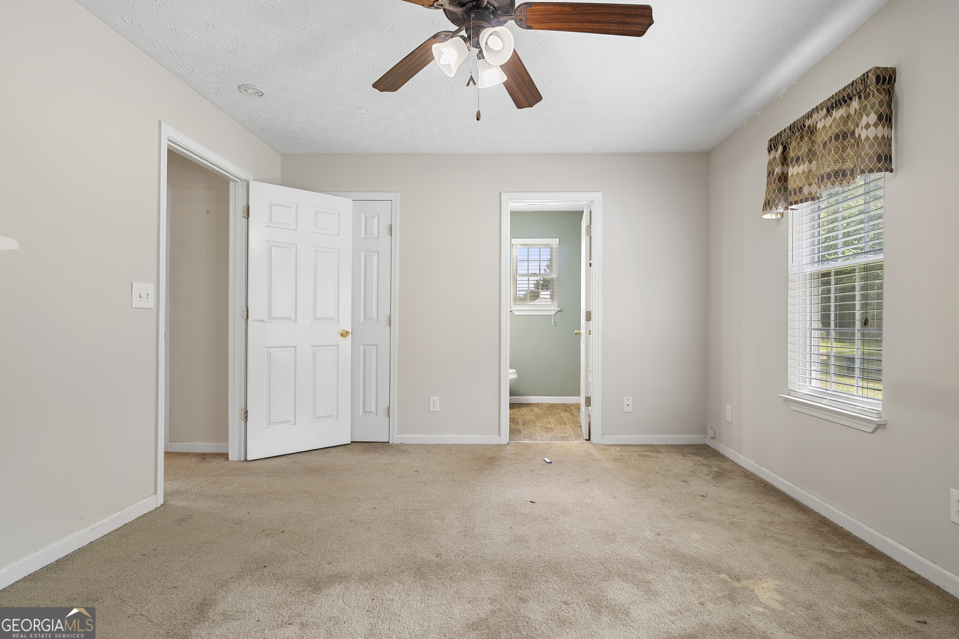 142 Doe Lane SE