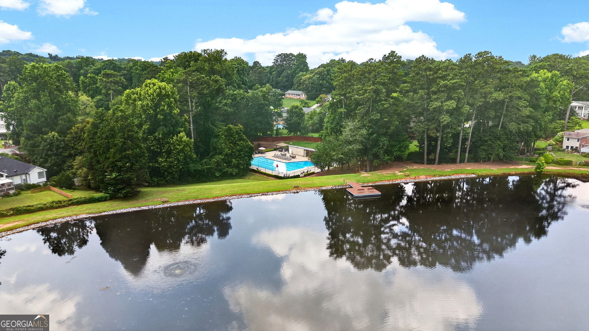 445 Cove Drive NE