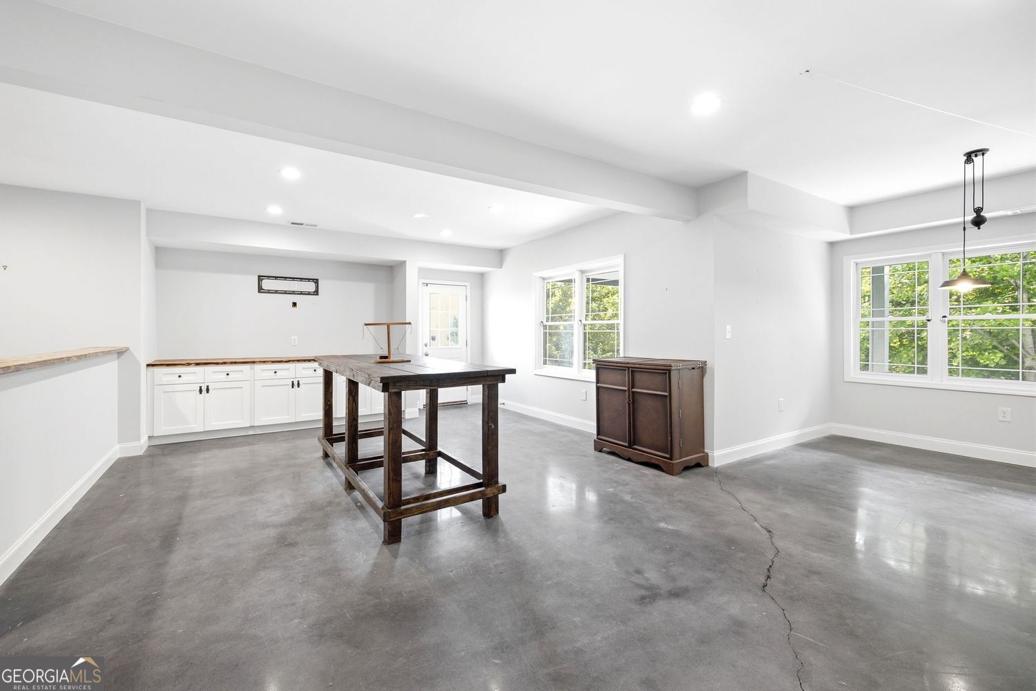 7327 Rocking Chair Lane