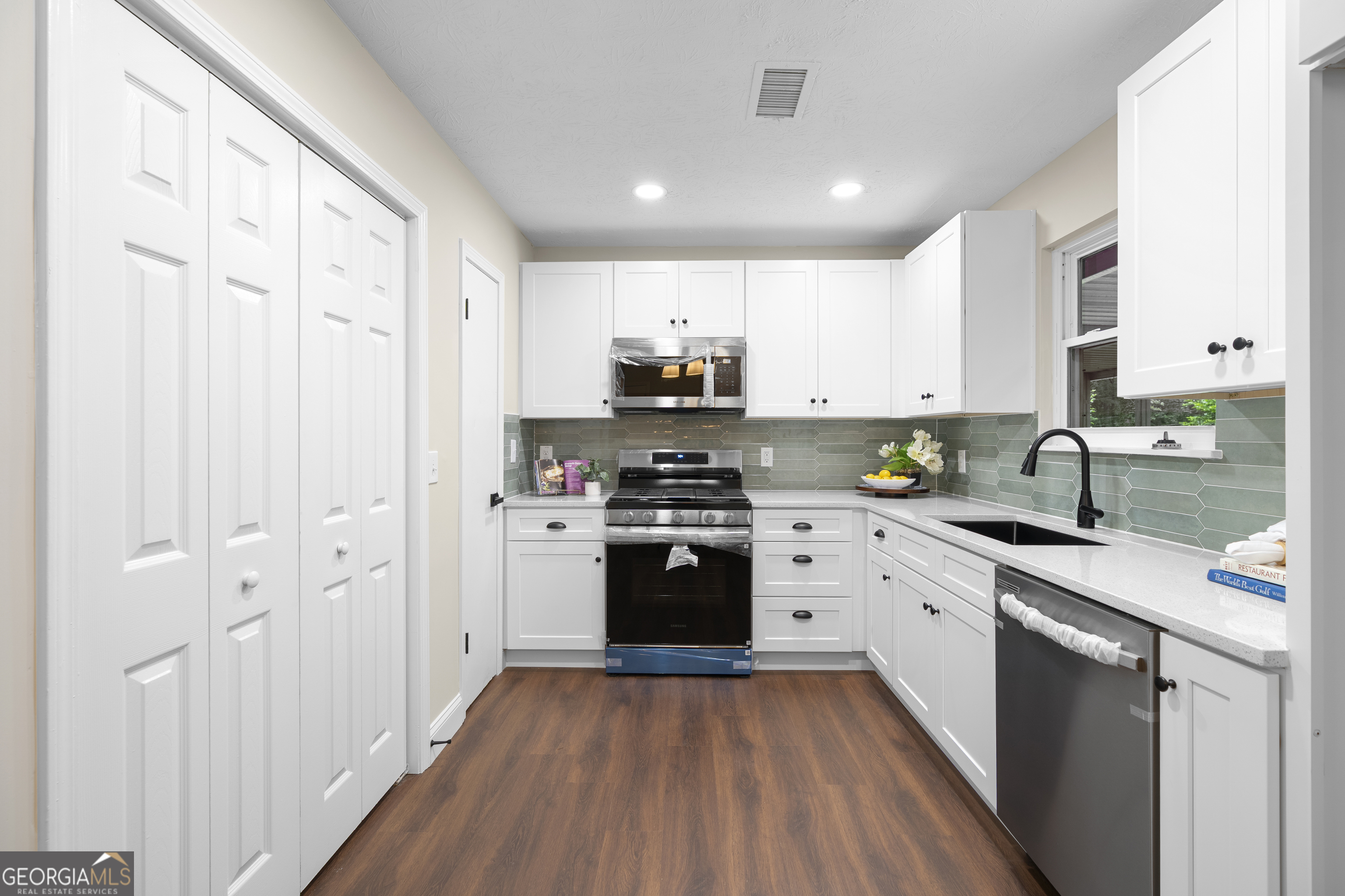 1252 Sherwood Drive