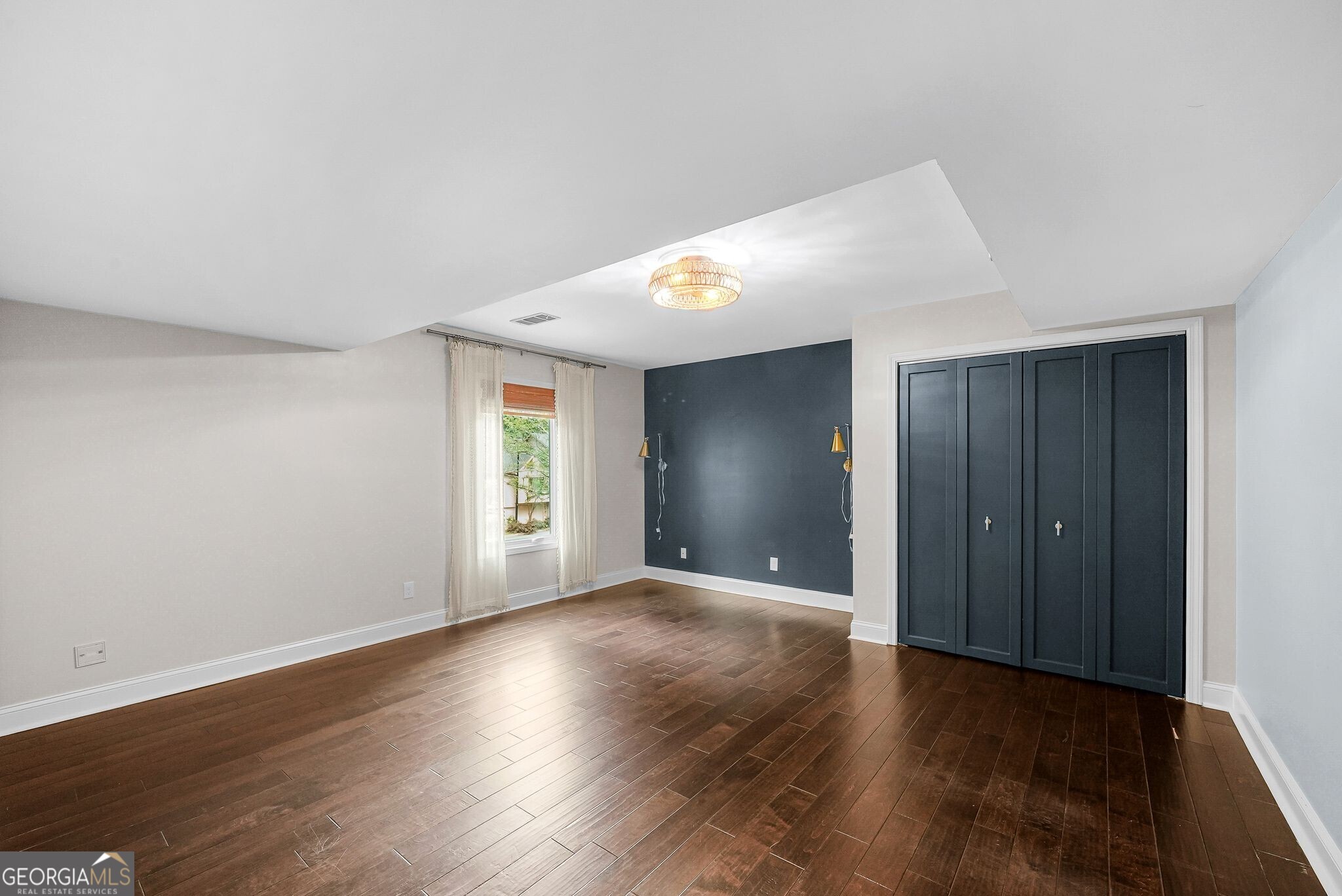 465 Roswell Hills Place