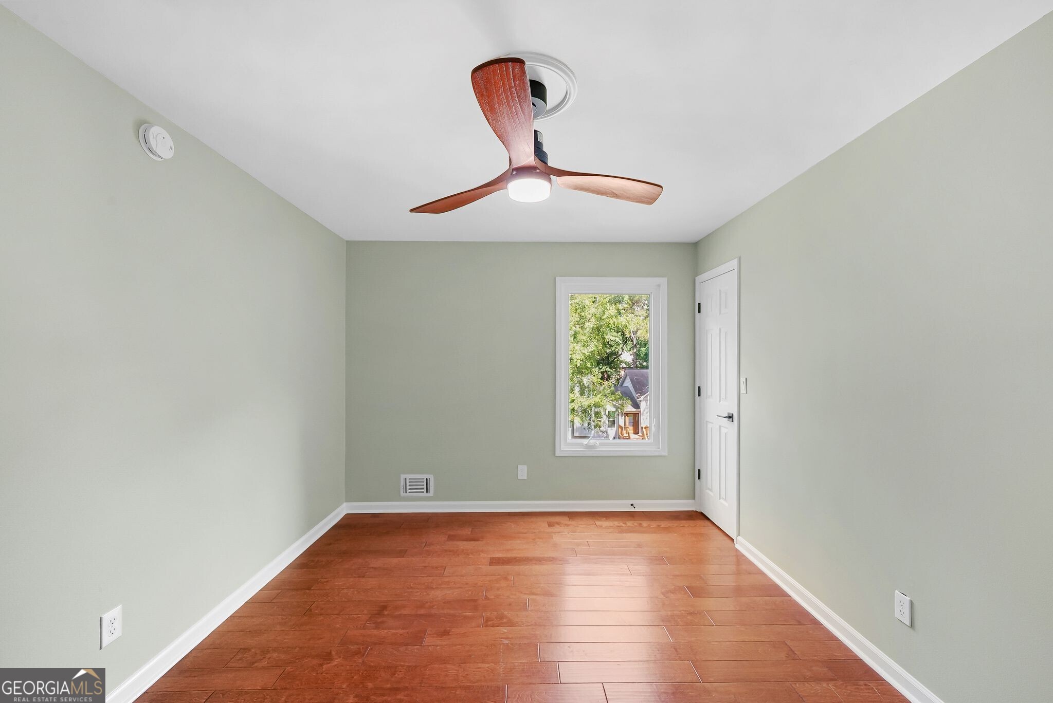 465 Roswell Hills Place