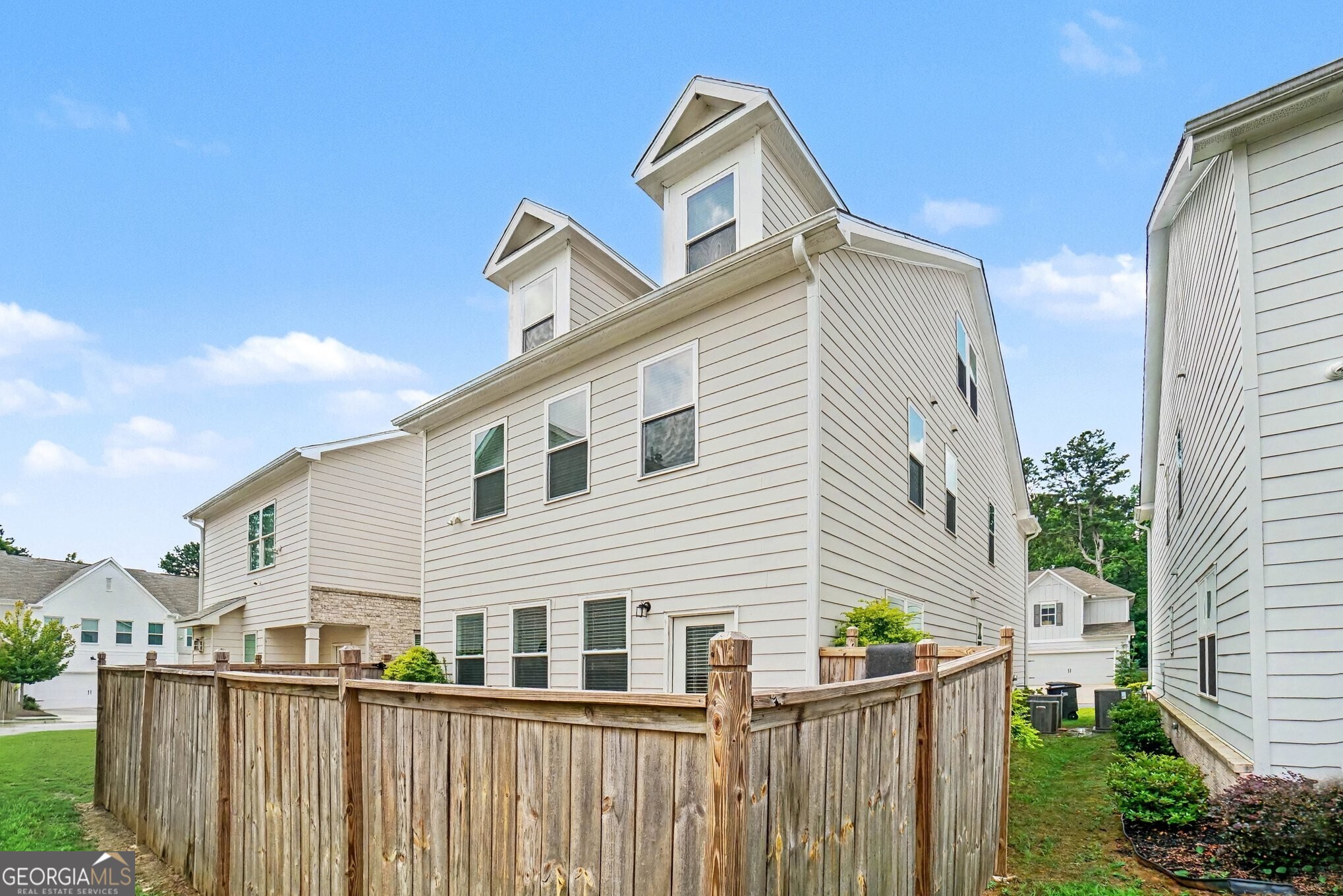 3723 Silvery Way