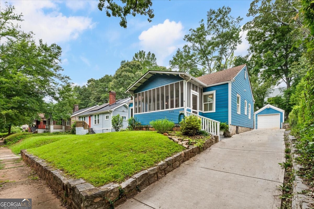 935 Deckner Avenue SW
