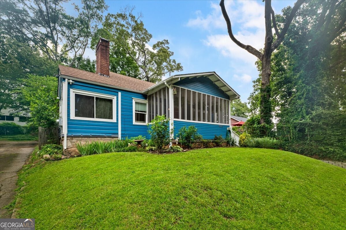 935 Deckner Avenue SW