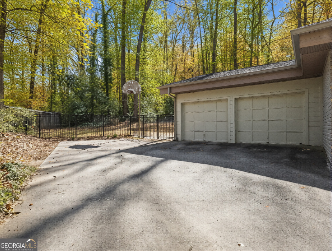 2153 Starfire Drive NE