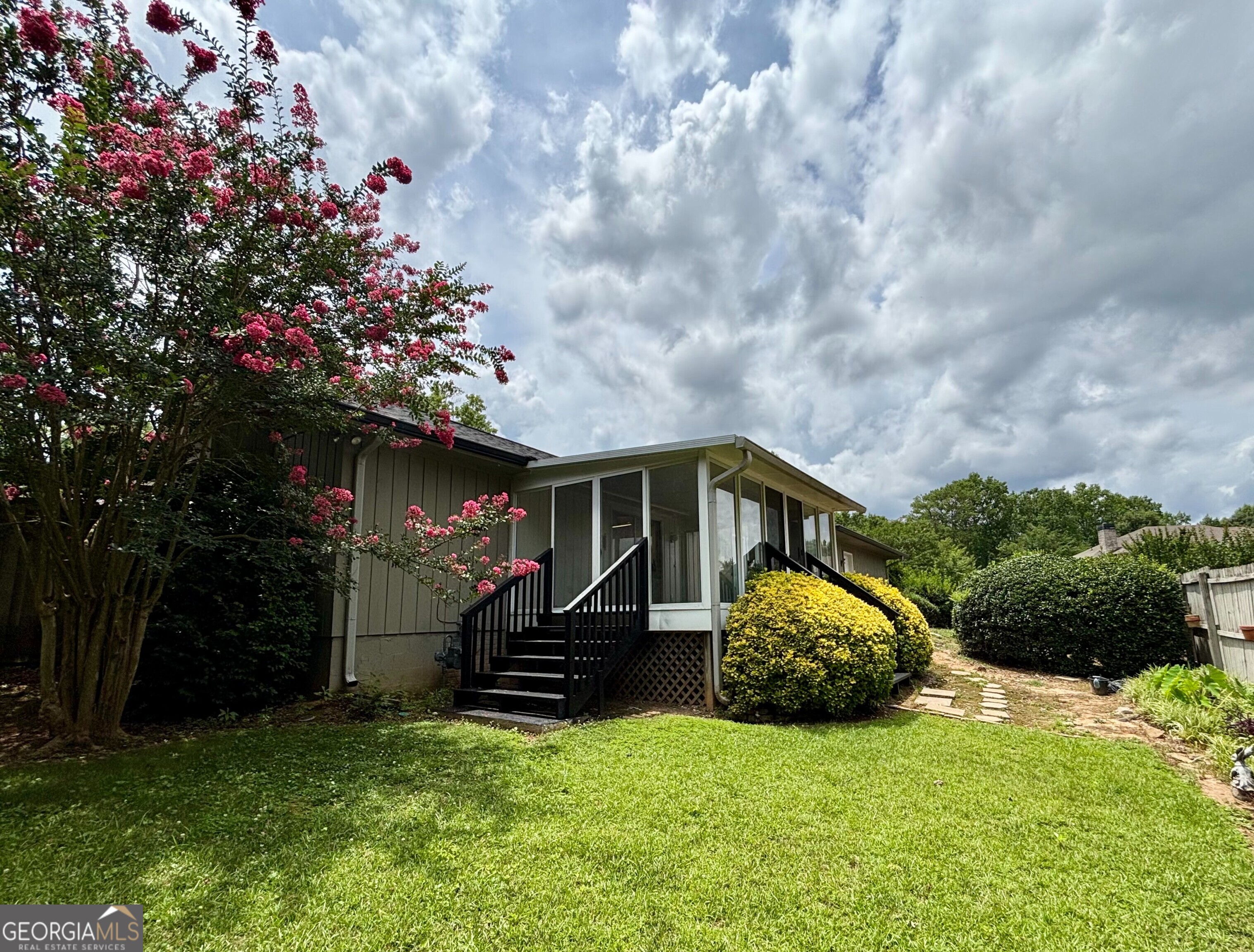 746 Hillwood Drive