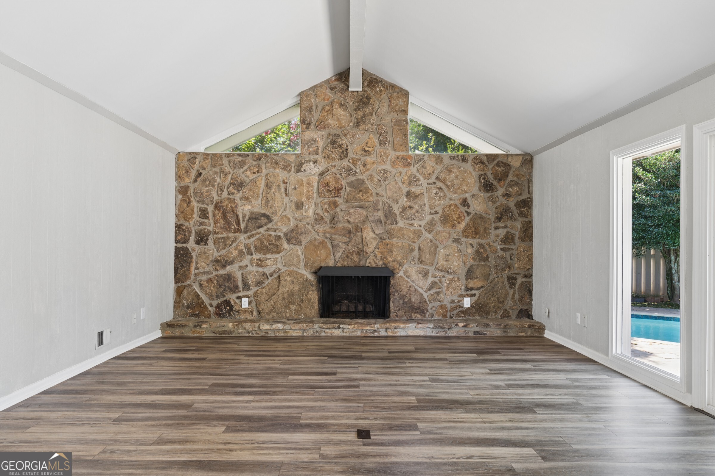 746 Hillwood Drive