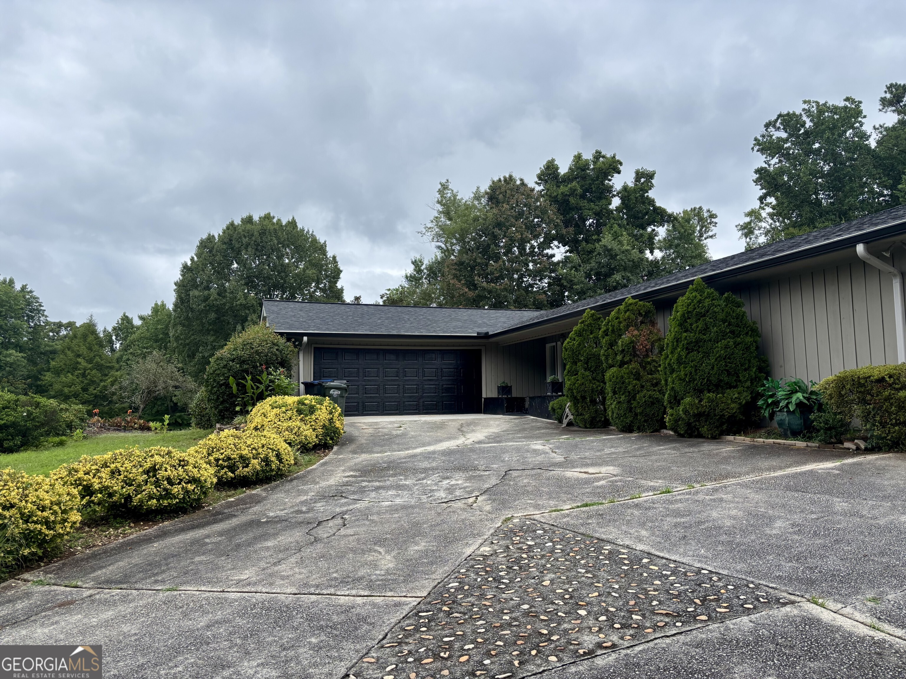 746 Hillwood Drive