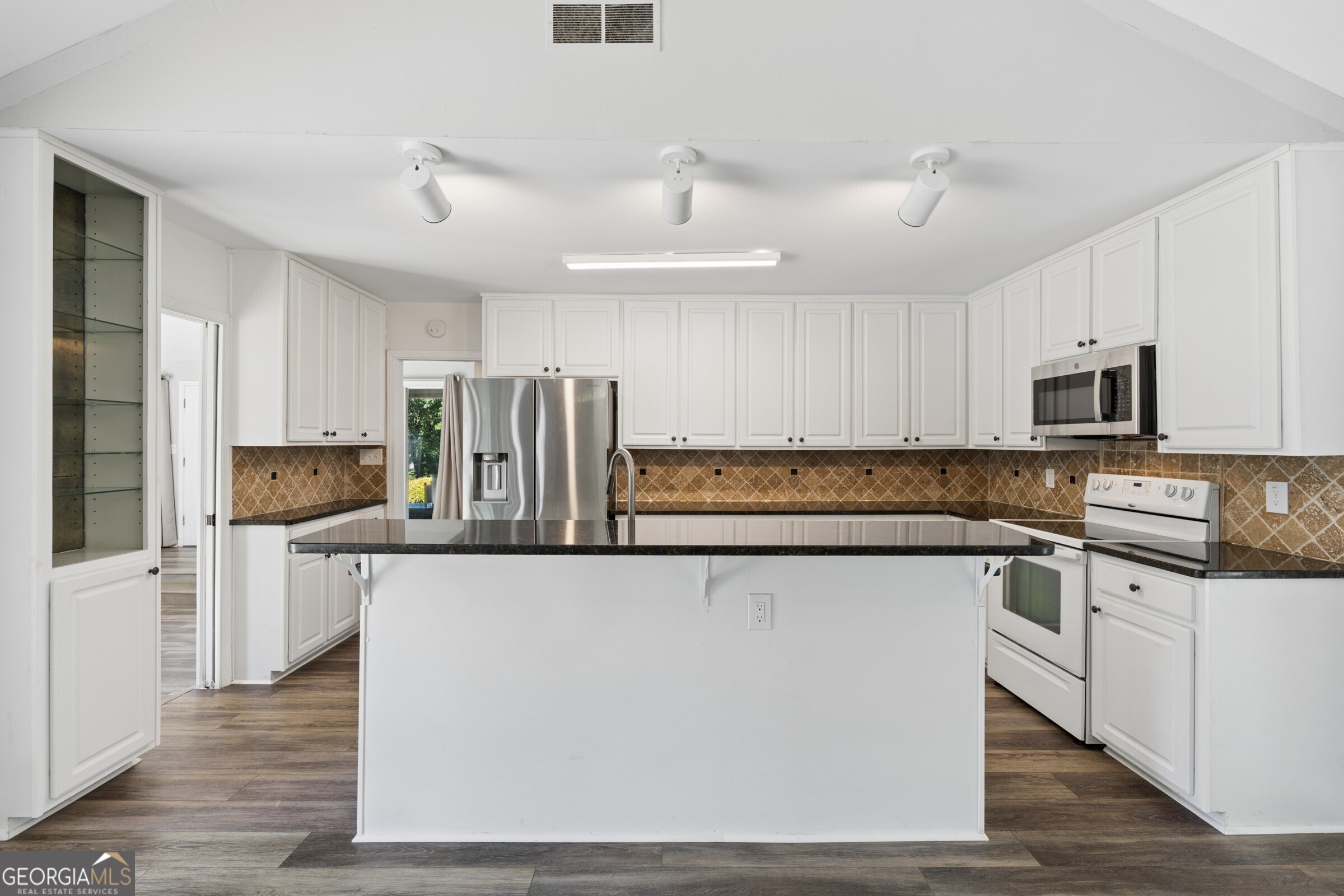 746 Hillwood Drive