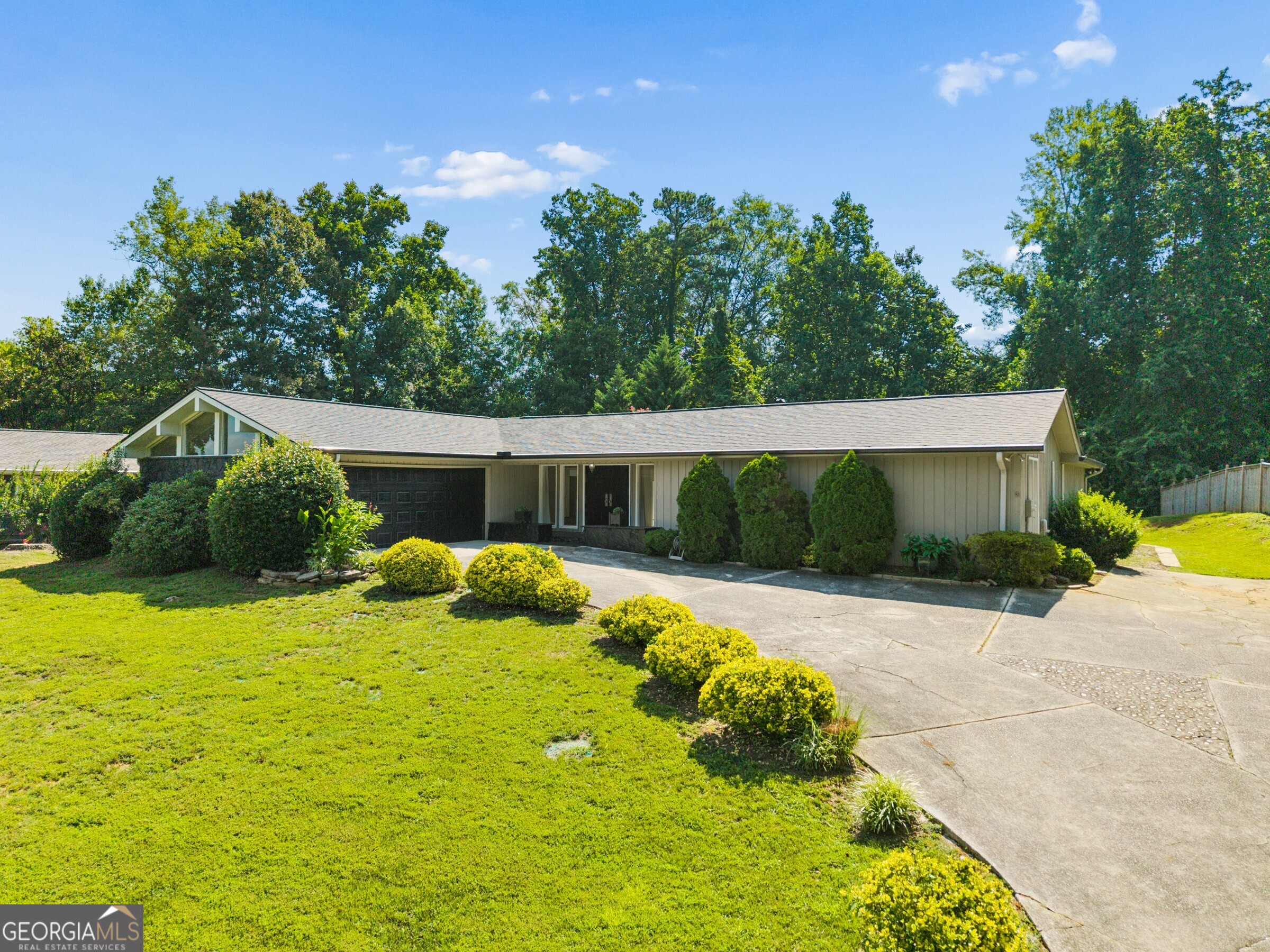 746 Hillwood Drive
