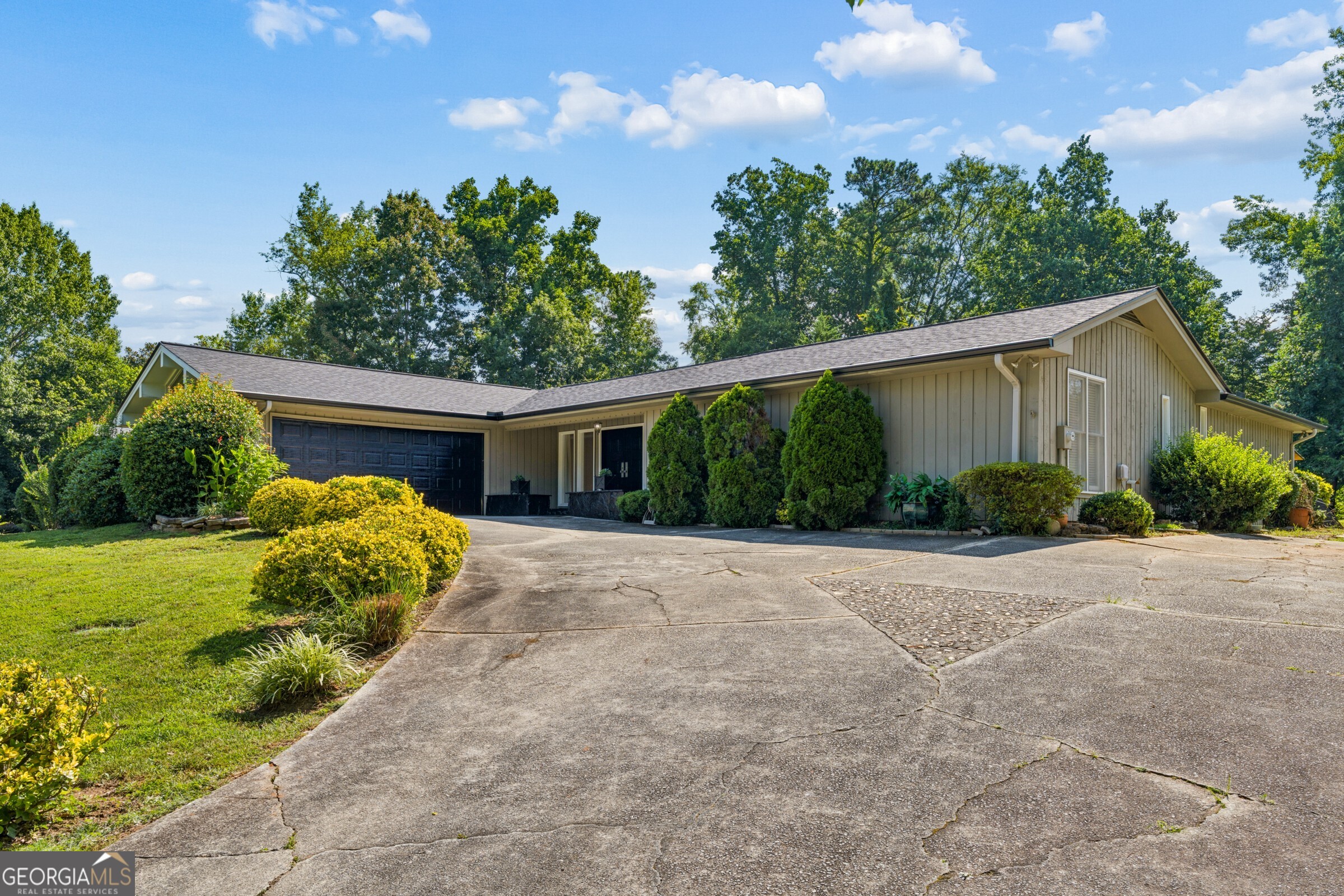 746 Hillwood Drive