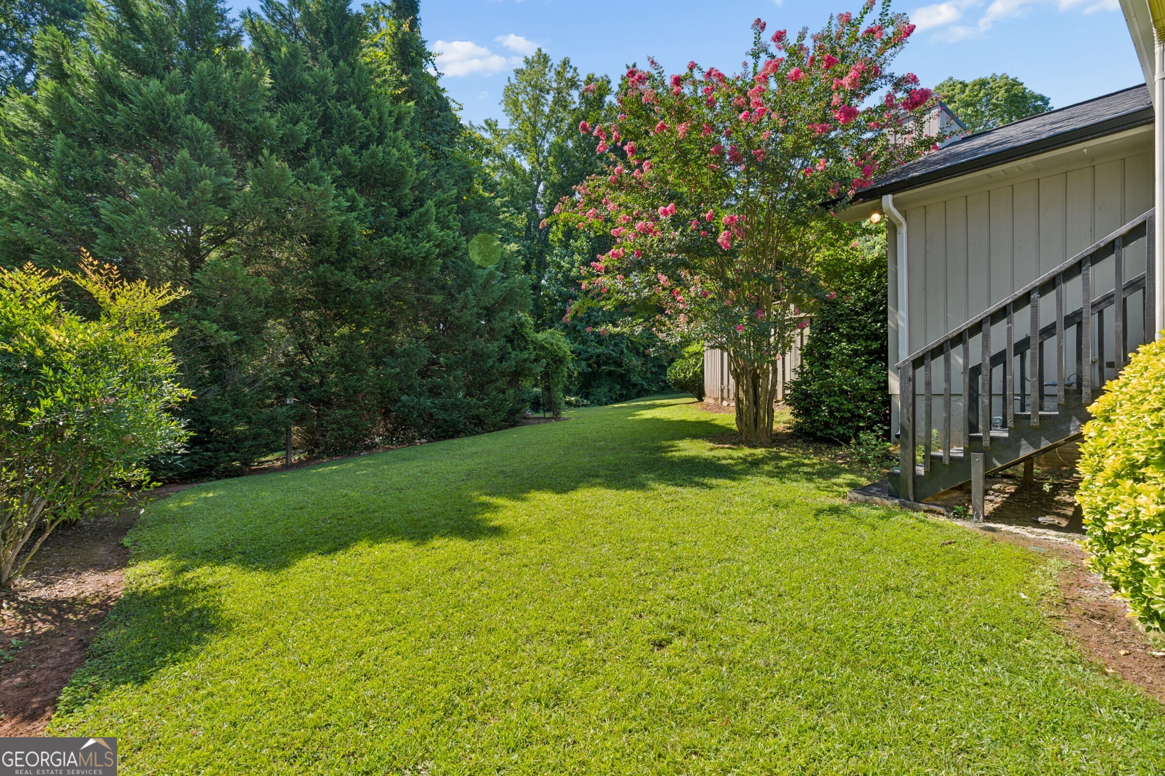746 Hillwood Drive