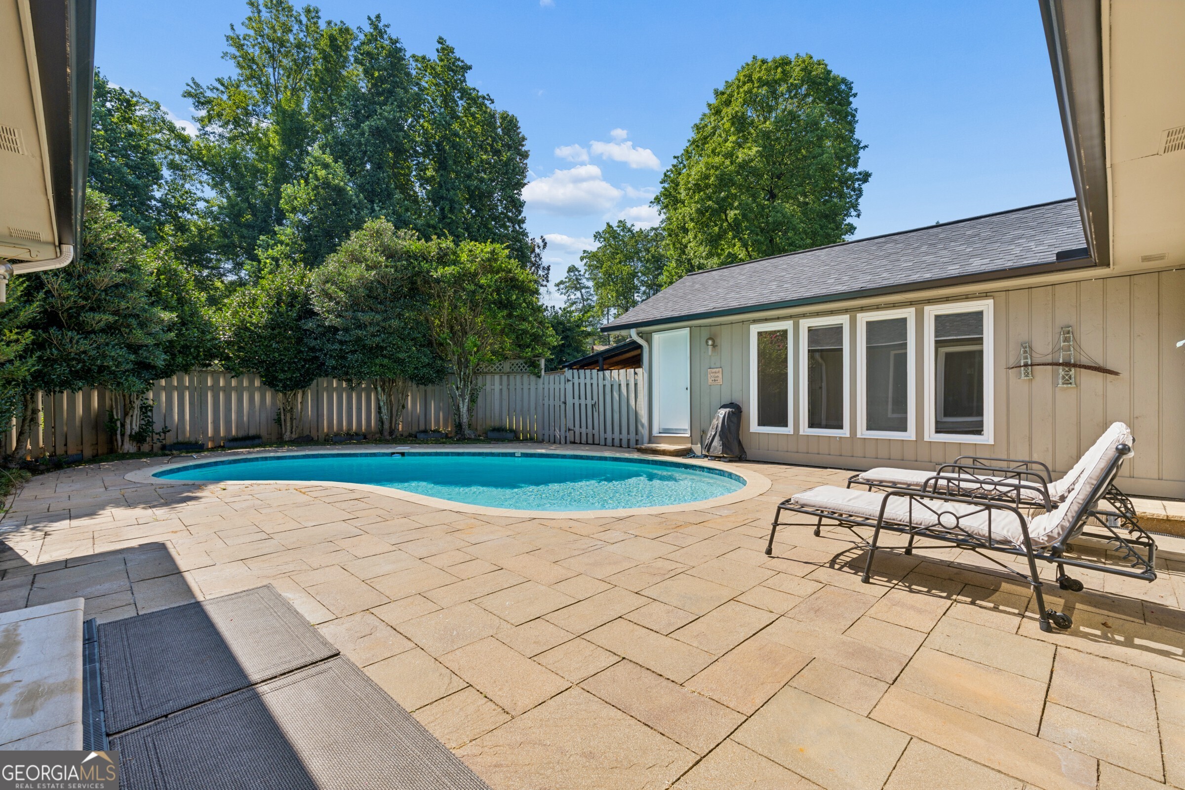 746 Hillwood Drive