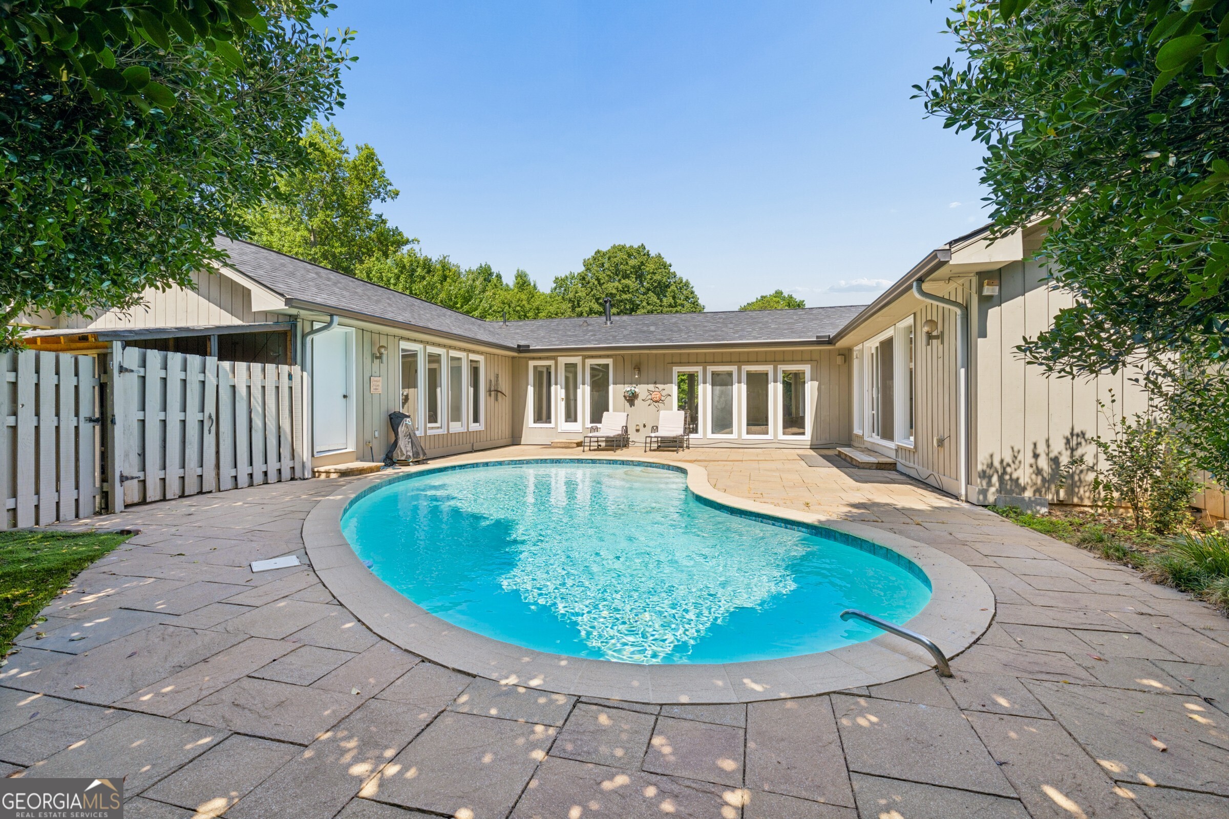 746 Hillwood Drive