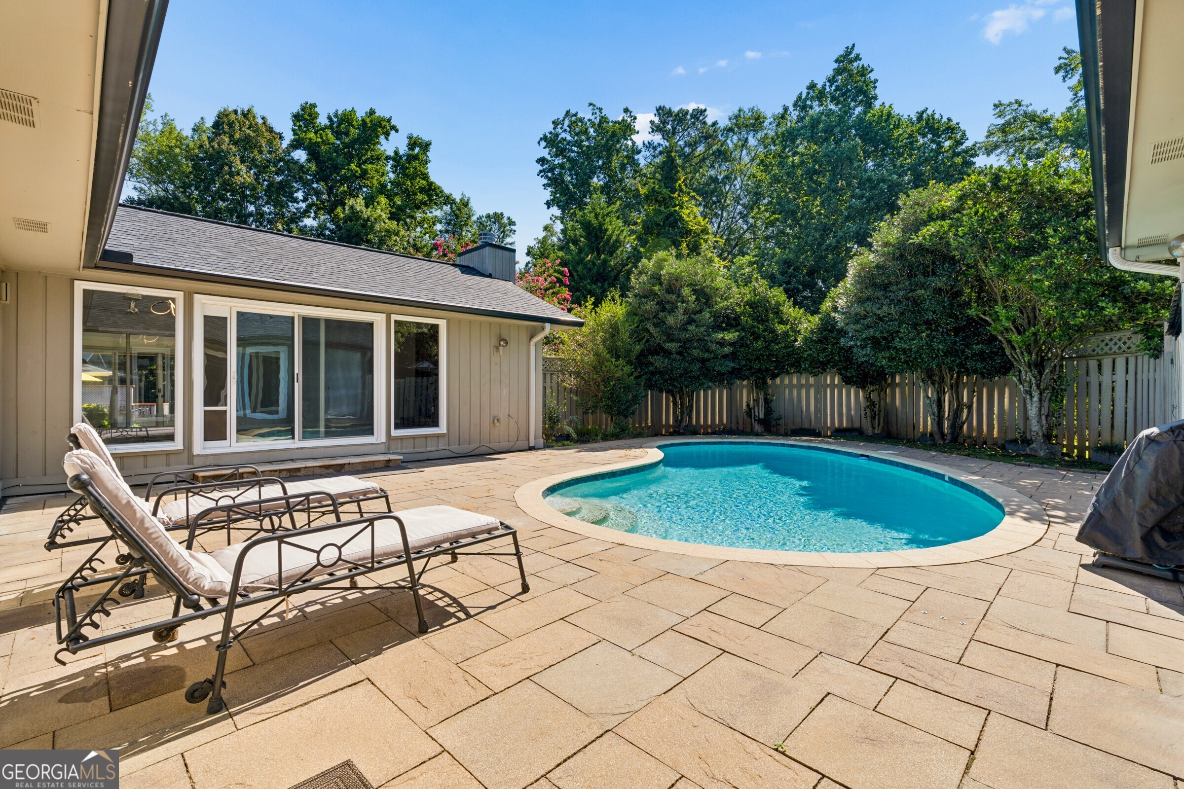 746 Hillwood Drive