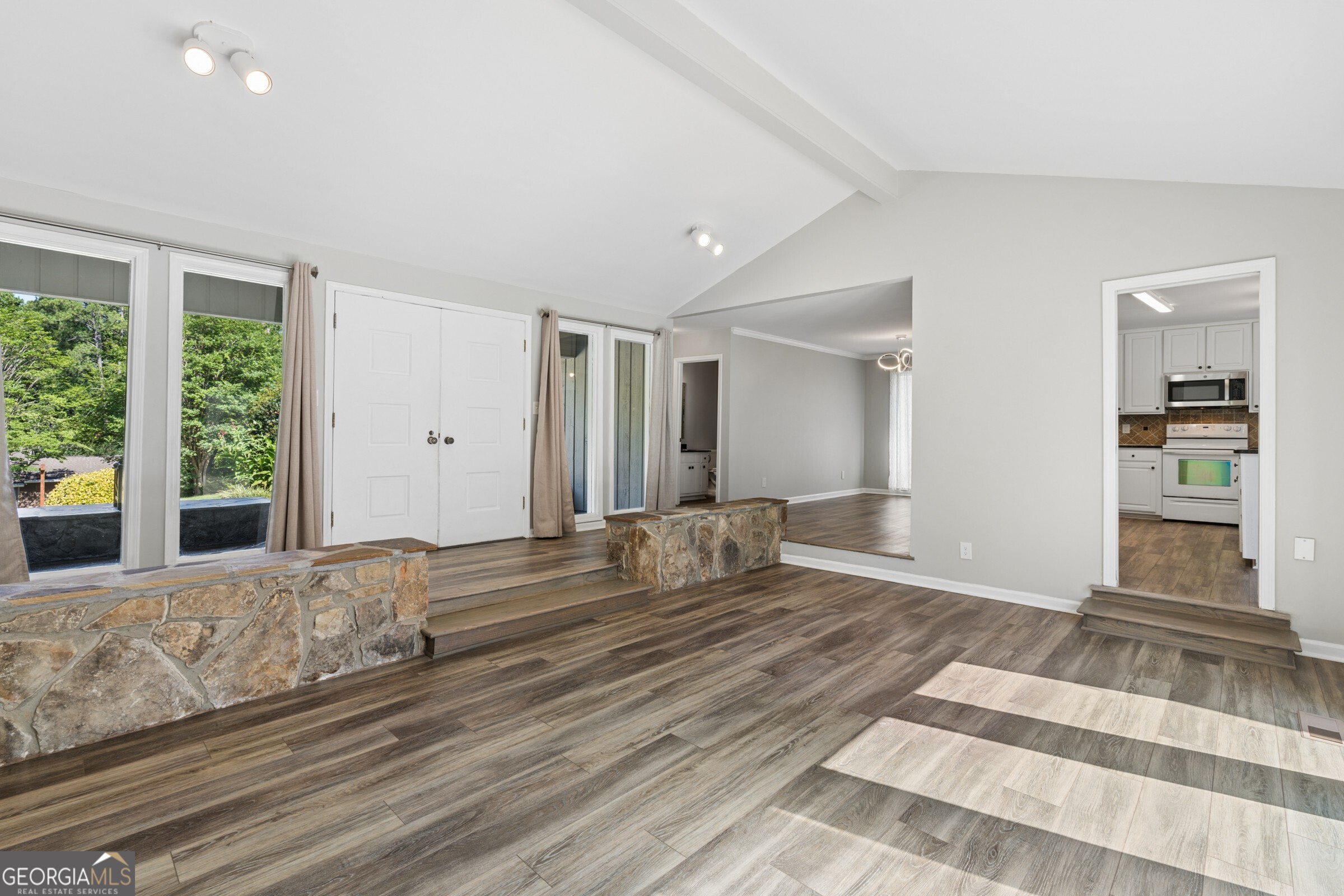 746 Hillwood Drive