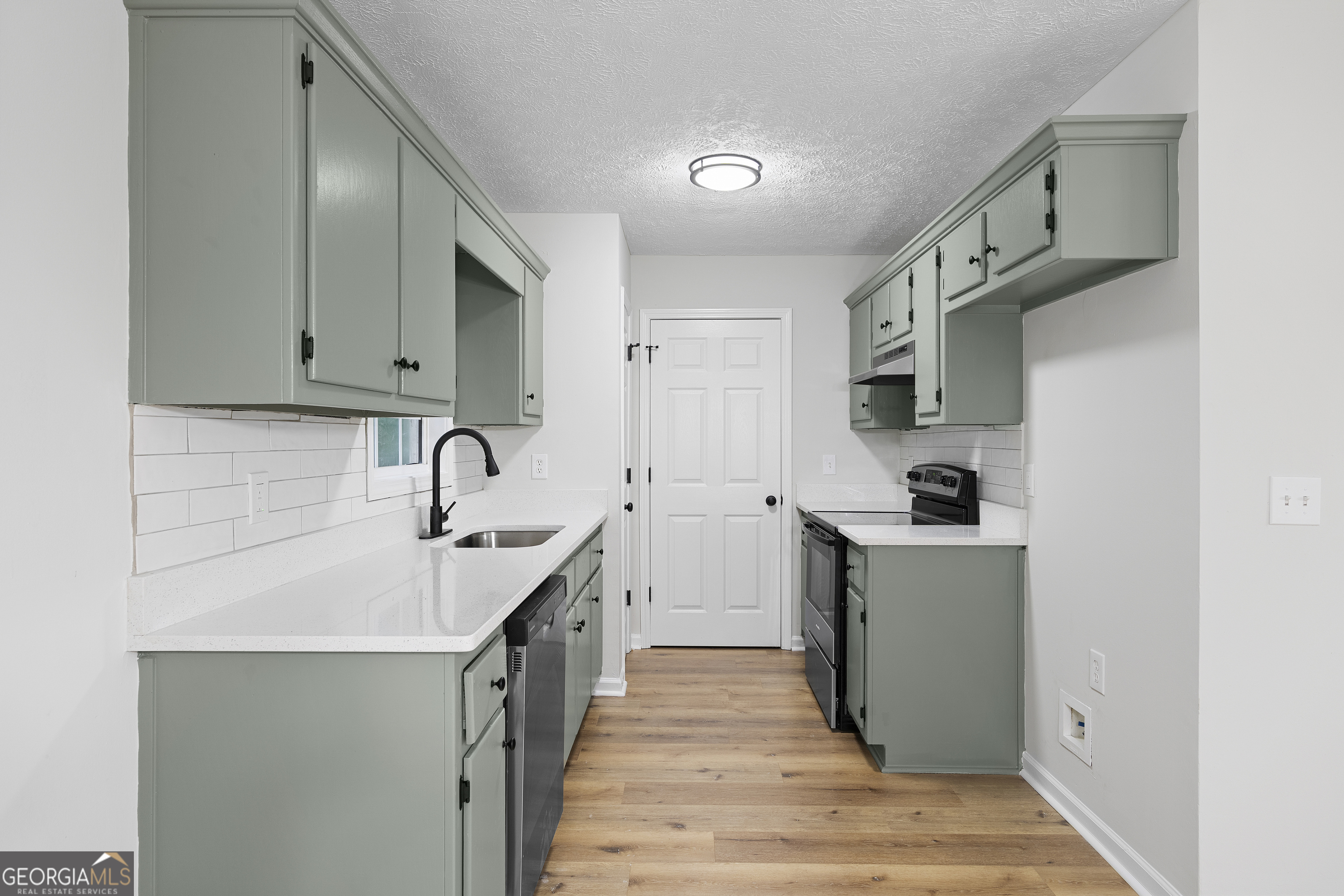 332 Lavista Drive SW