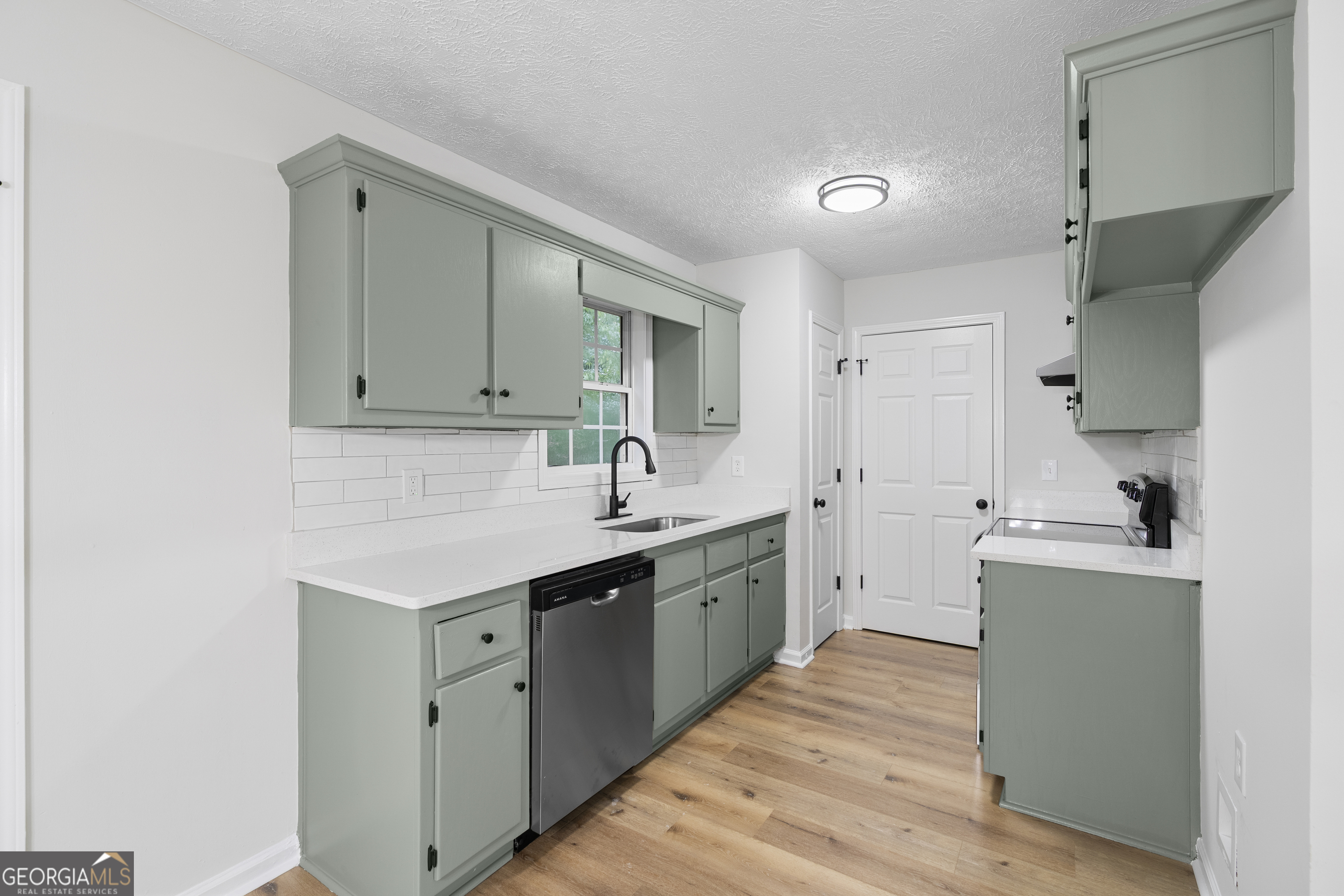 332 Lavista Drive SW