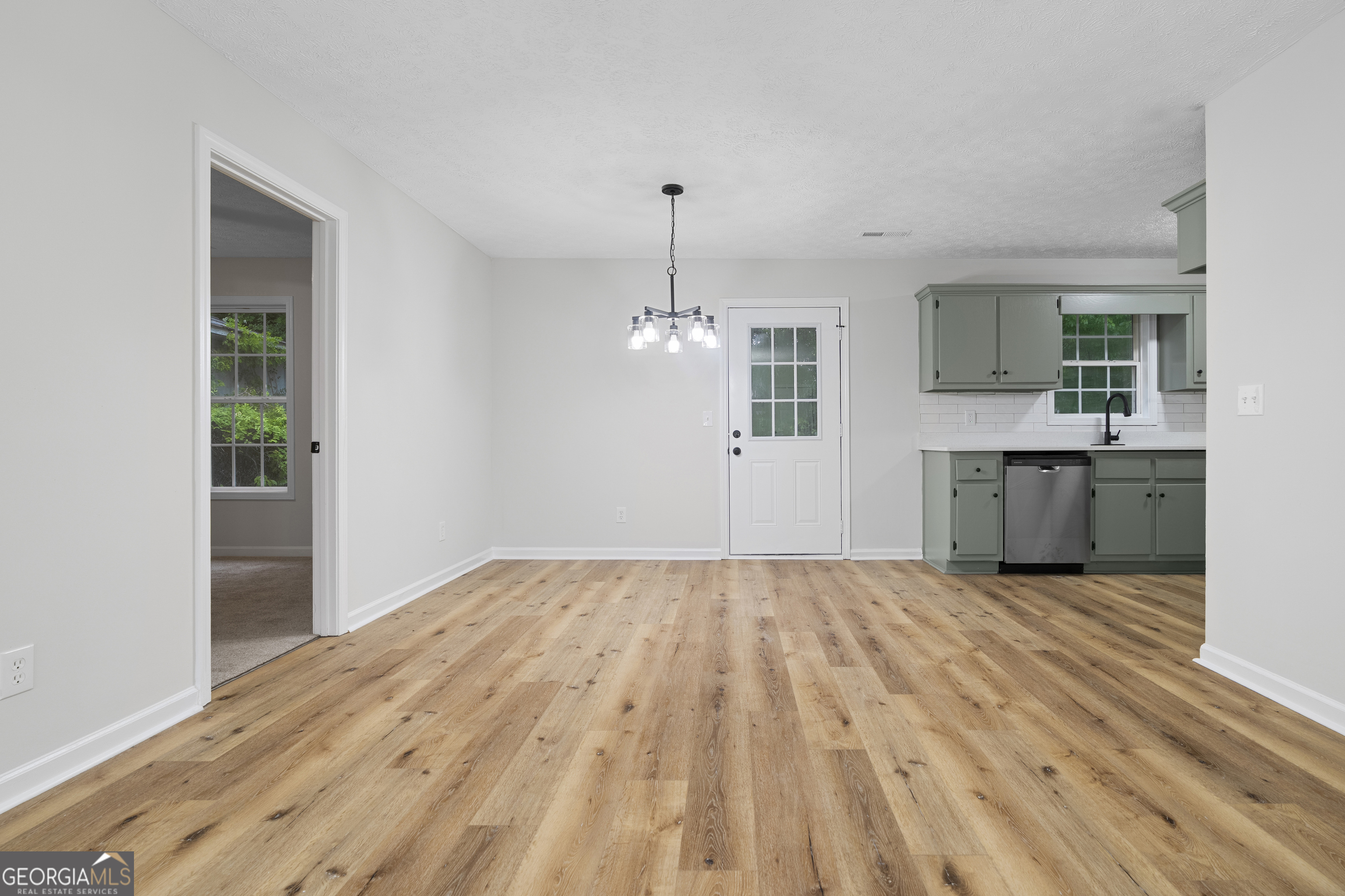 332 Lavista Drive SW