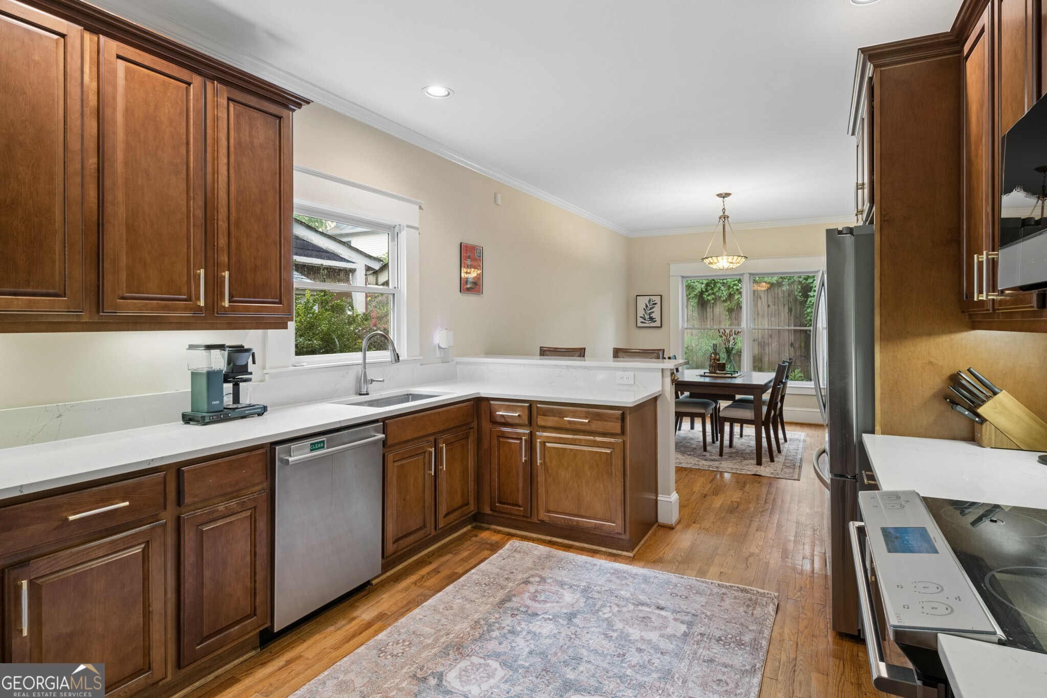 370 Oakland Park SE