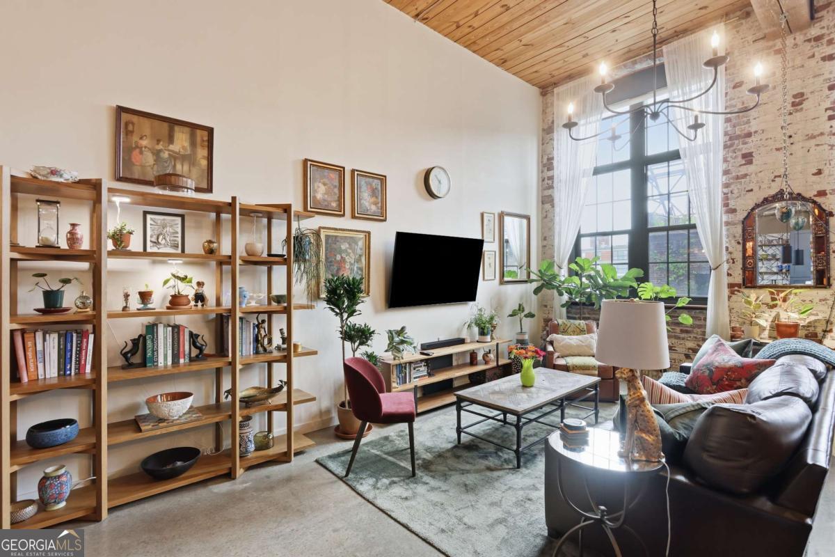 170 Boulevard SE # 410H