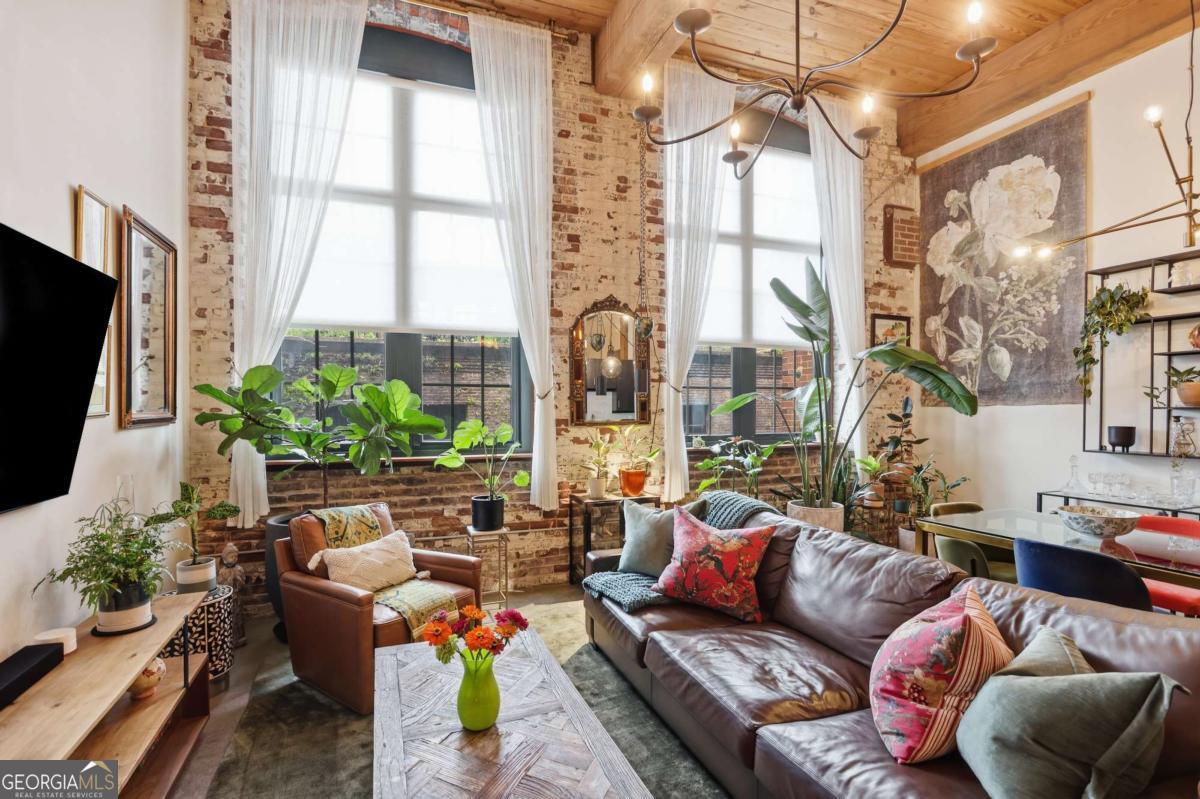 170 Boulevard SE # 410H