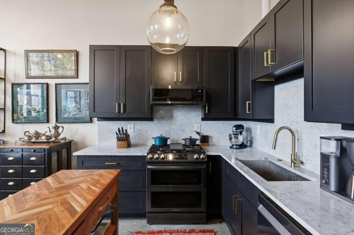 170 Boulevard SE # 410H