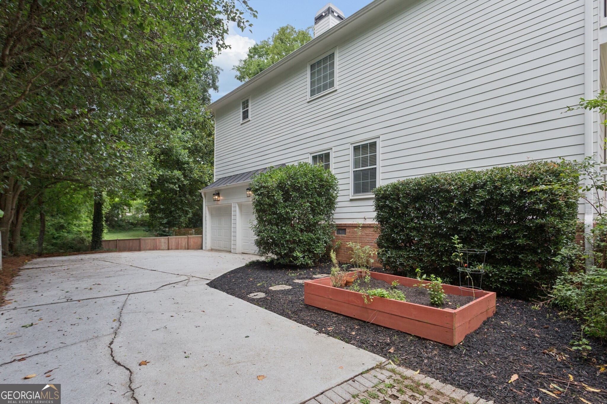 1875 La Dawn Lane NW