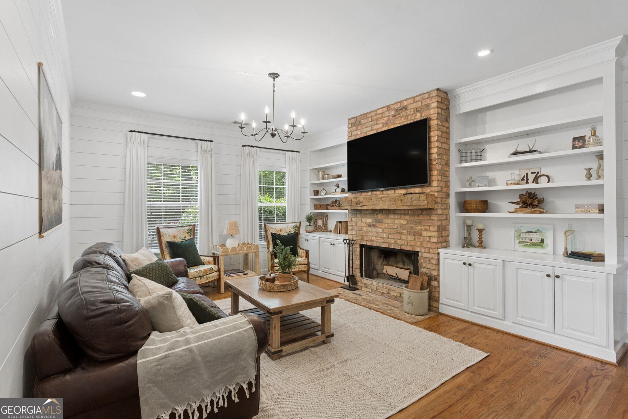 1875 La Dawn Lane NW