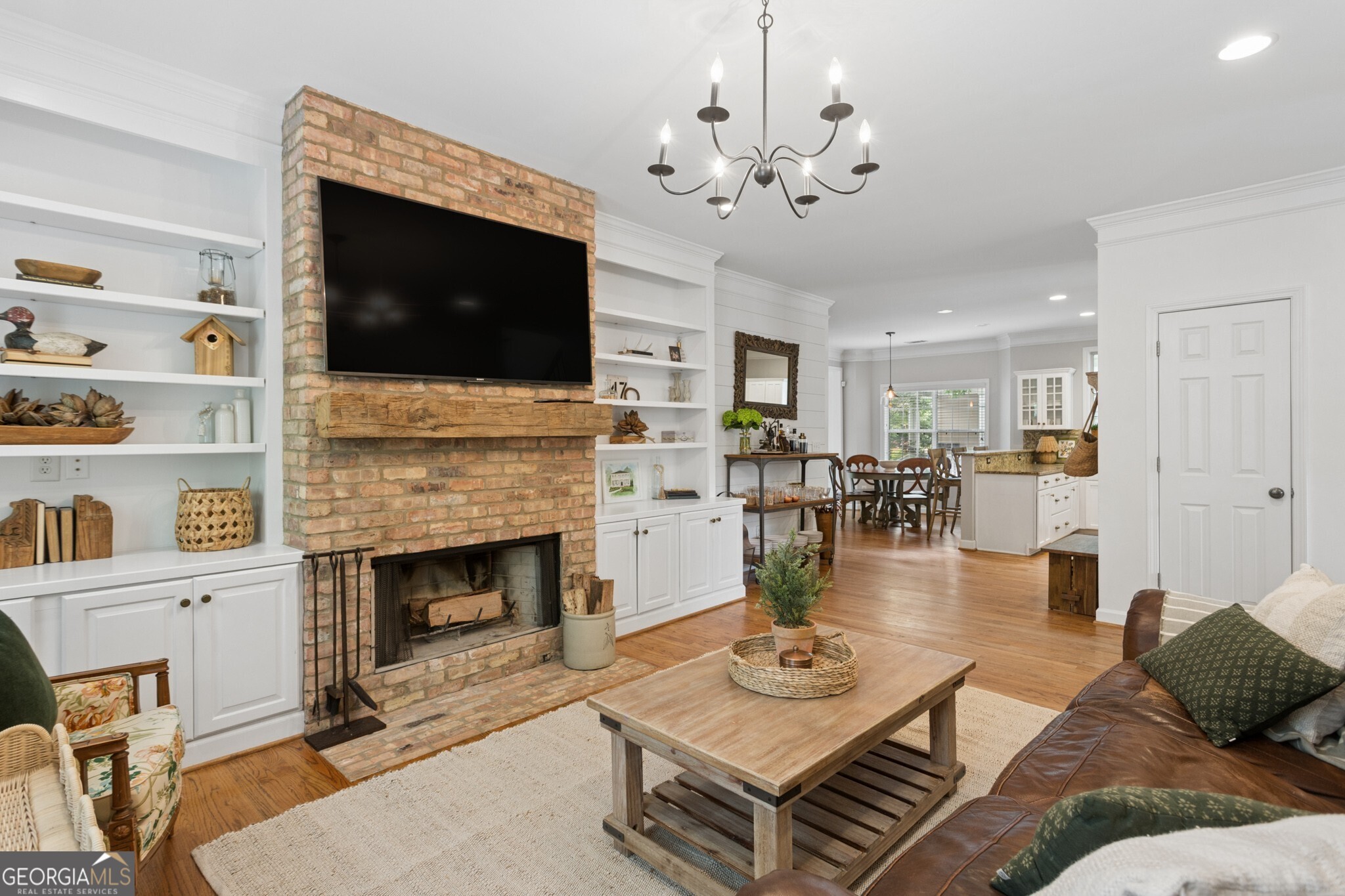 1875 La Dawn Lane NW