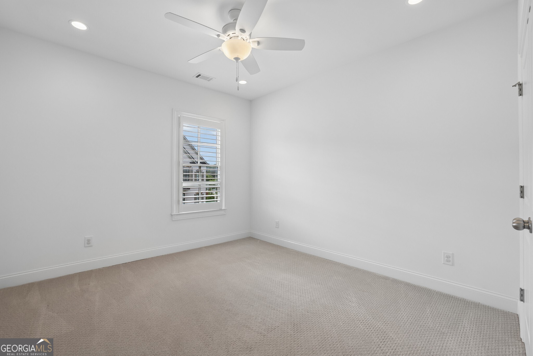 2422 Skyland Way NE