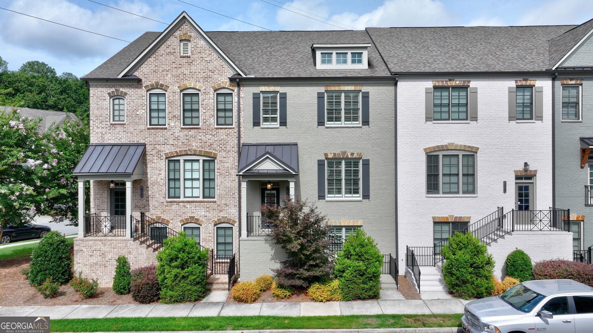 2422 Skyland Way NE
