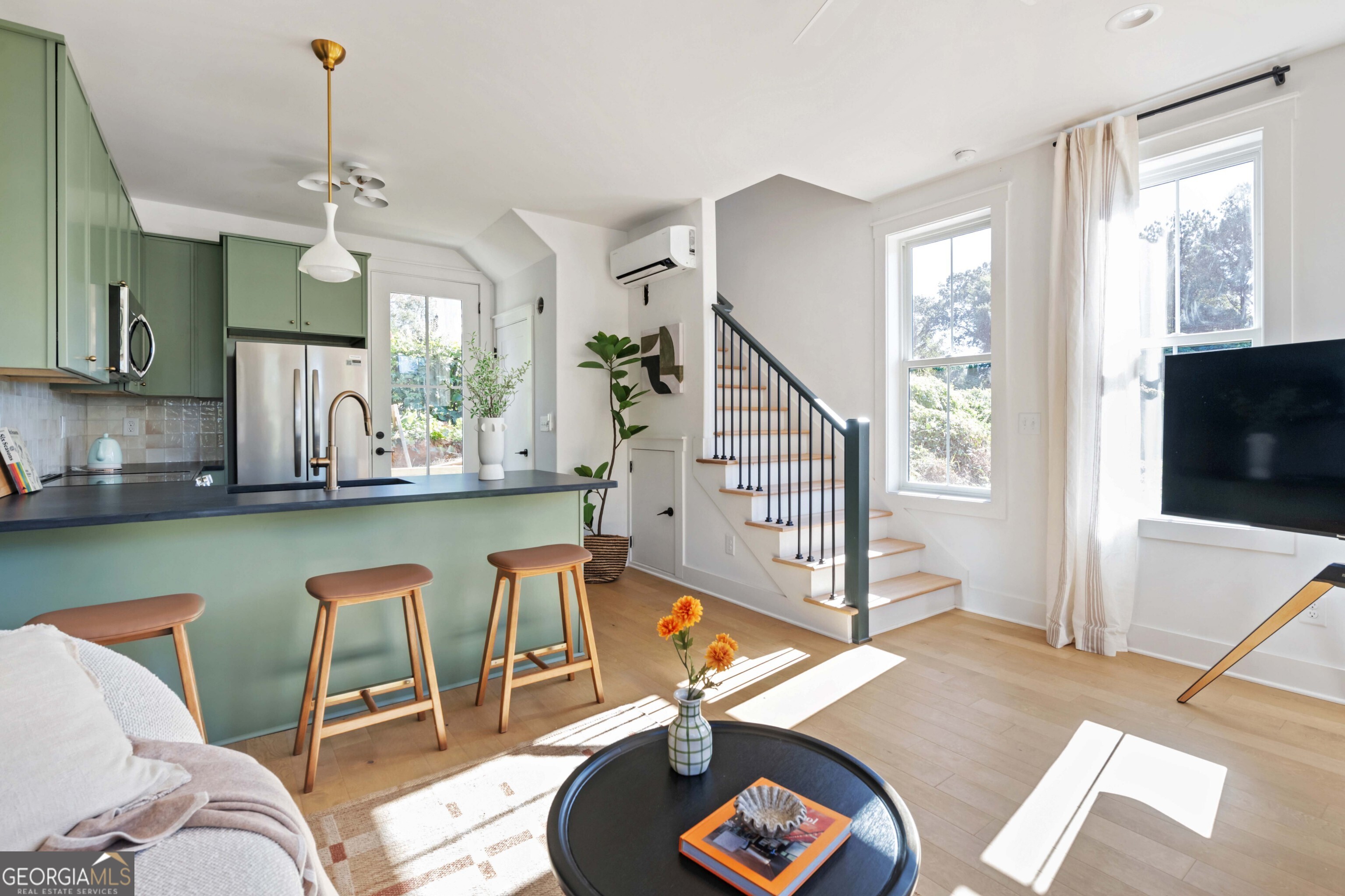 1160 Boulevard SE # 10