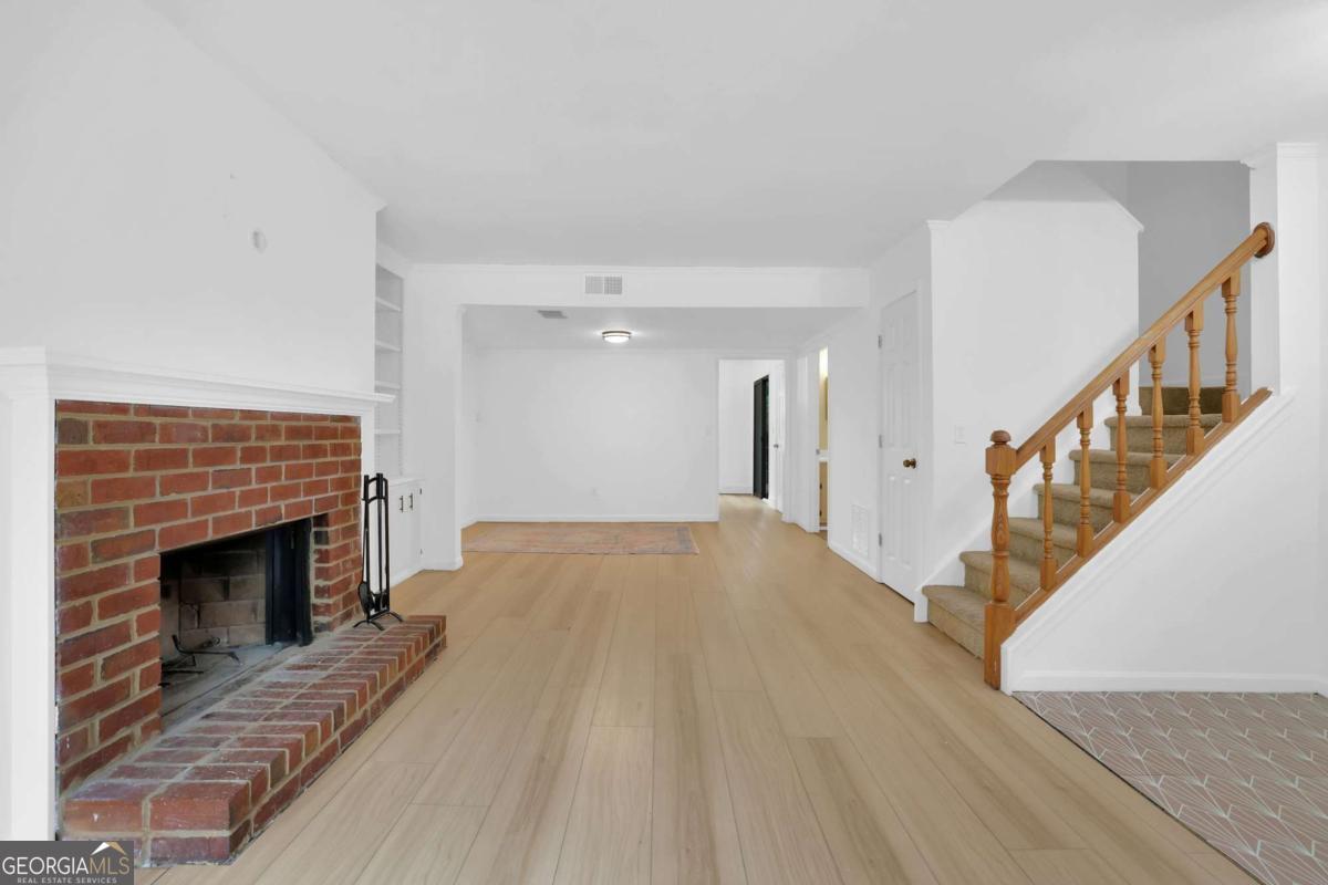 3166 Corner Oak Drive