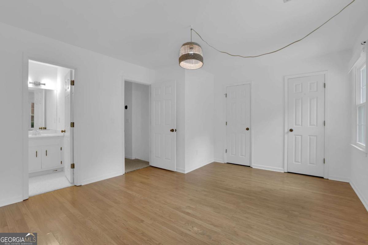 3166 Corner Oak Drive