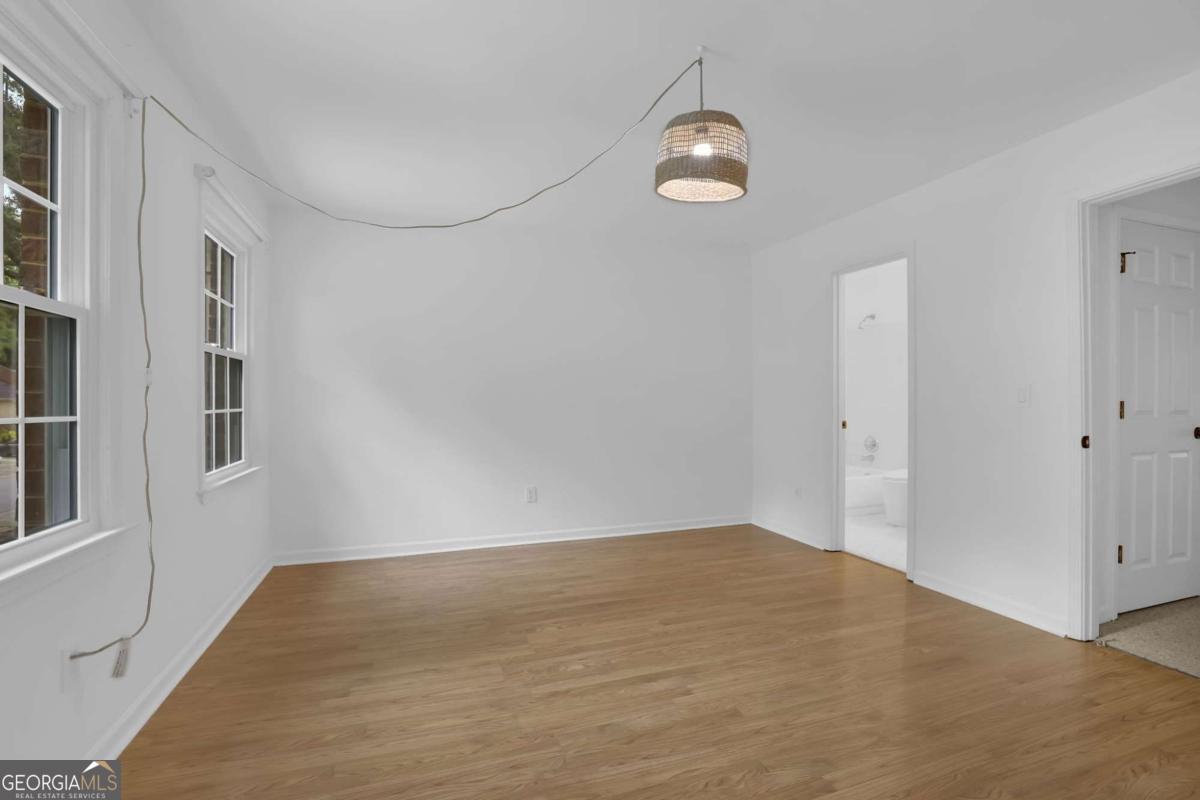 3166 Corner Oak Drive