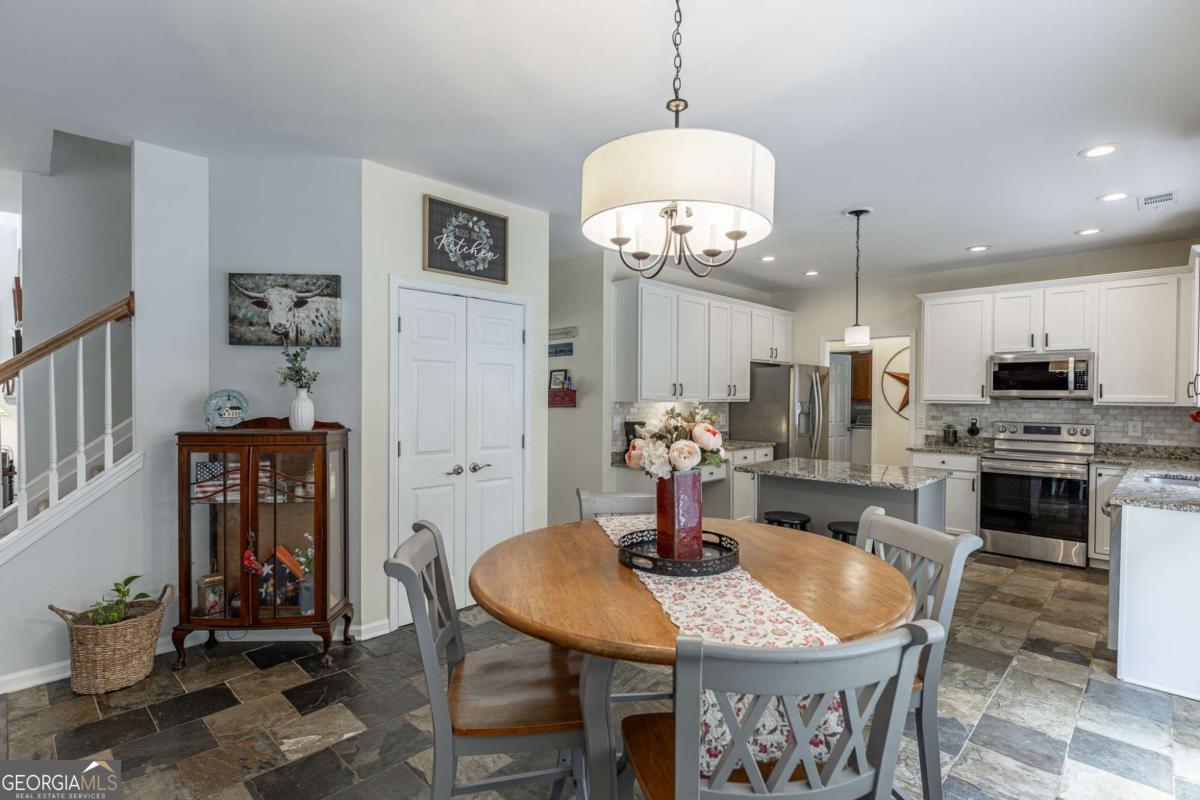 933 Cruce Lake Drive