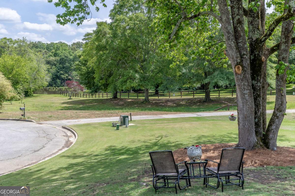 933 Cruce Lake Drive